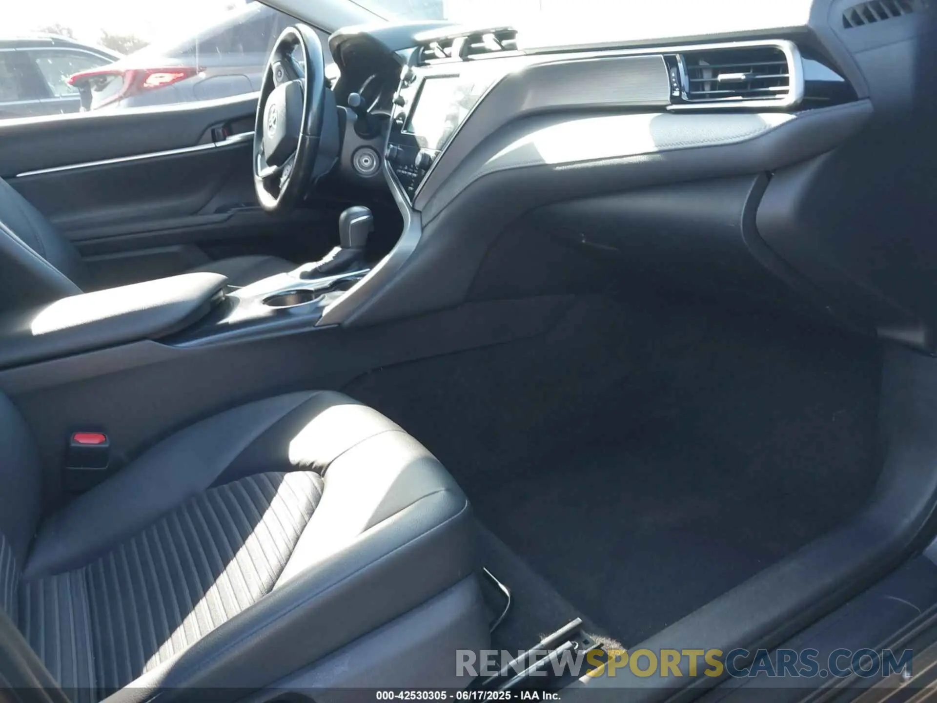 5 Photograph of a damaged car 4T1B11HK0KU687618 TOYOTA CAMRY 2019