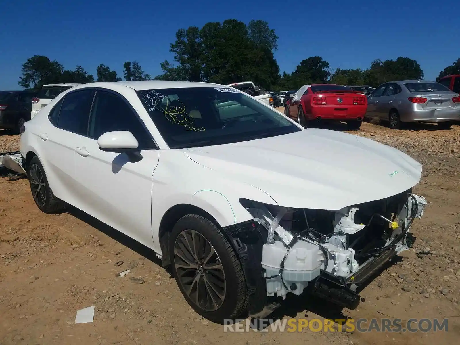 1 Photograph of a damaged car 4T1B11HK0KU689174 TOYOTA CAMRY 2019