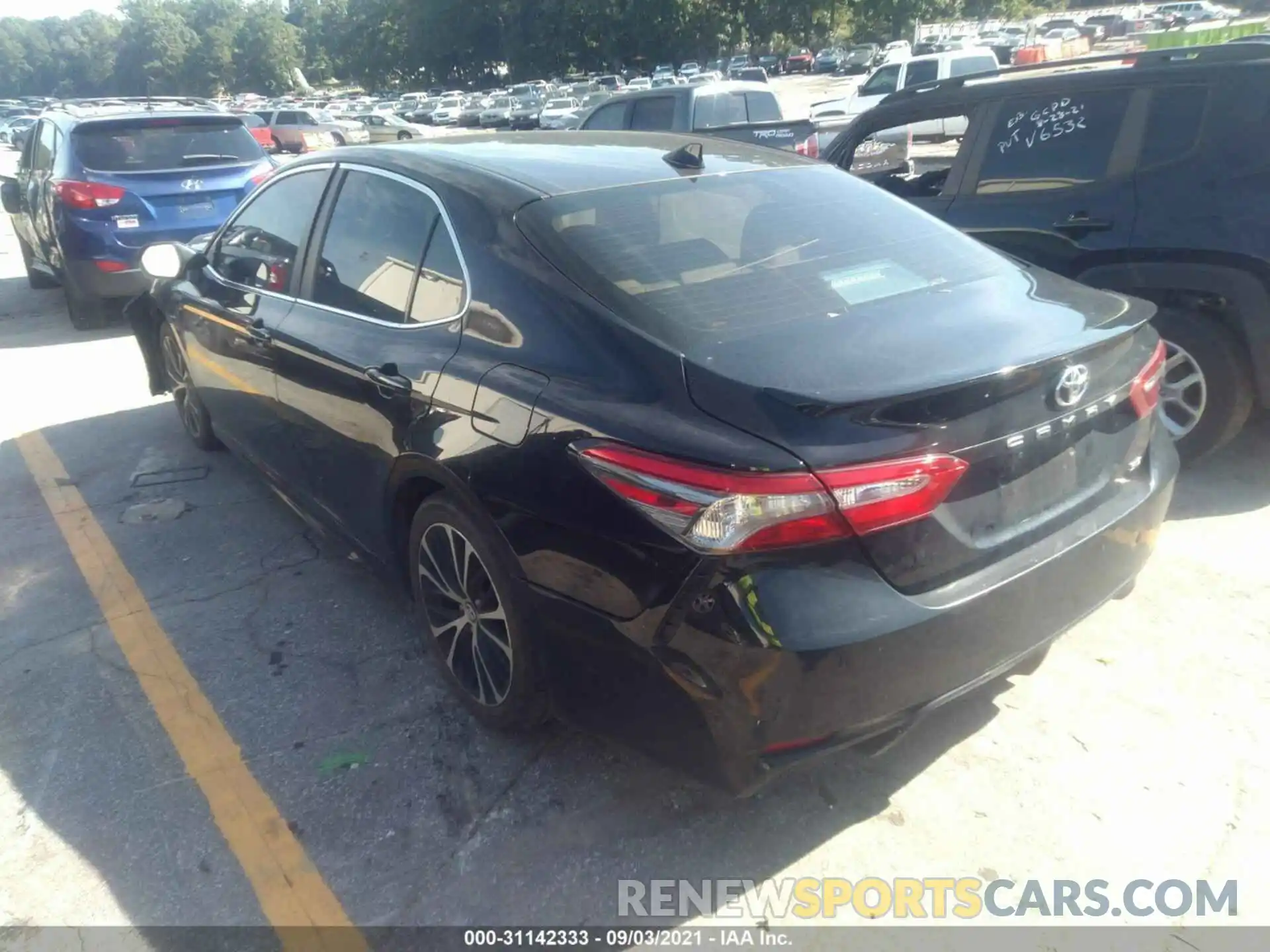 3 Photograph of a damaged car 4T1B11HK0KU689255 TOYOTA CAMRY 2019