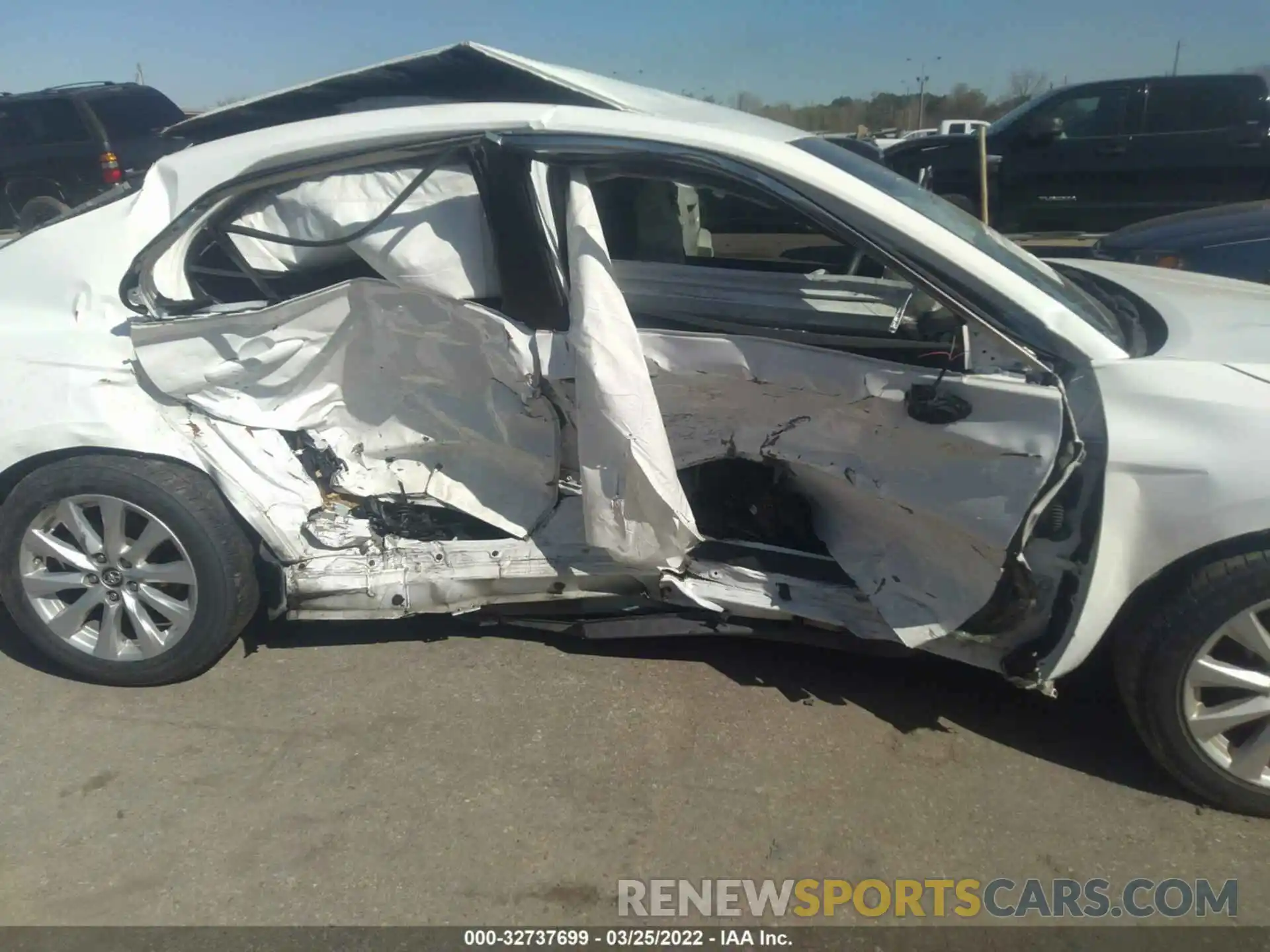 6 Photograph of a damaged car 4T1B11HK0KU689899 TOYOTA CAMRY 2019