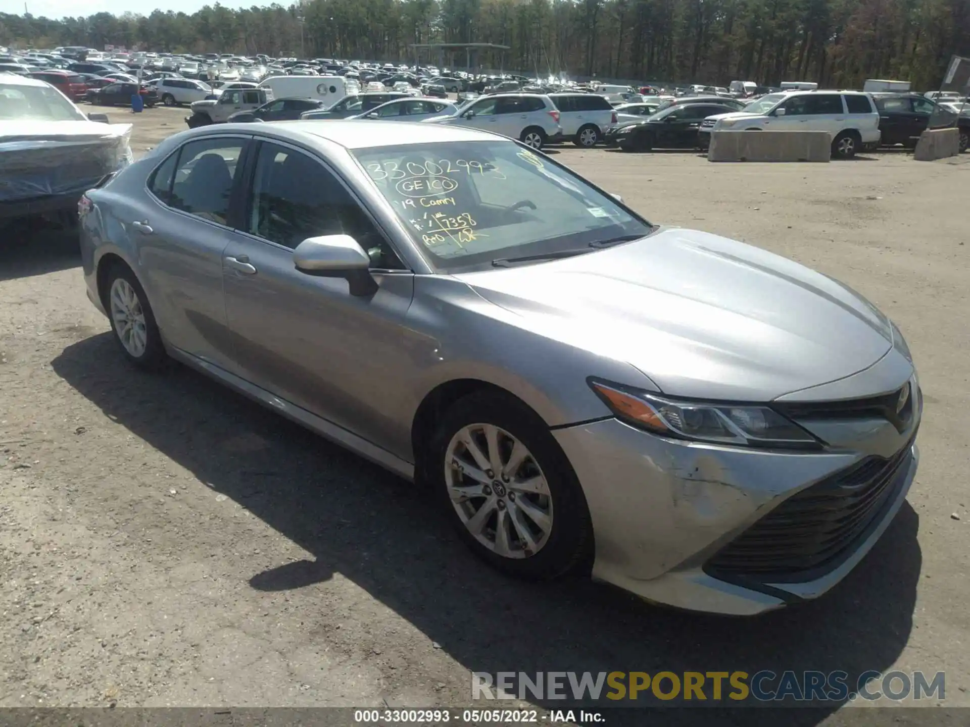 1 Photograph of a damaged car 4T1B11HK0KU691135 TOYOTA CAMRY 2019