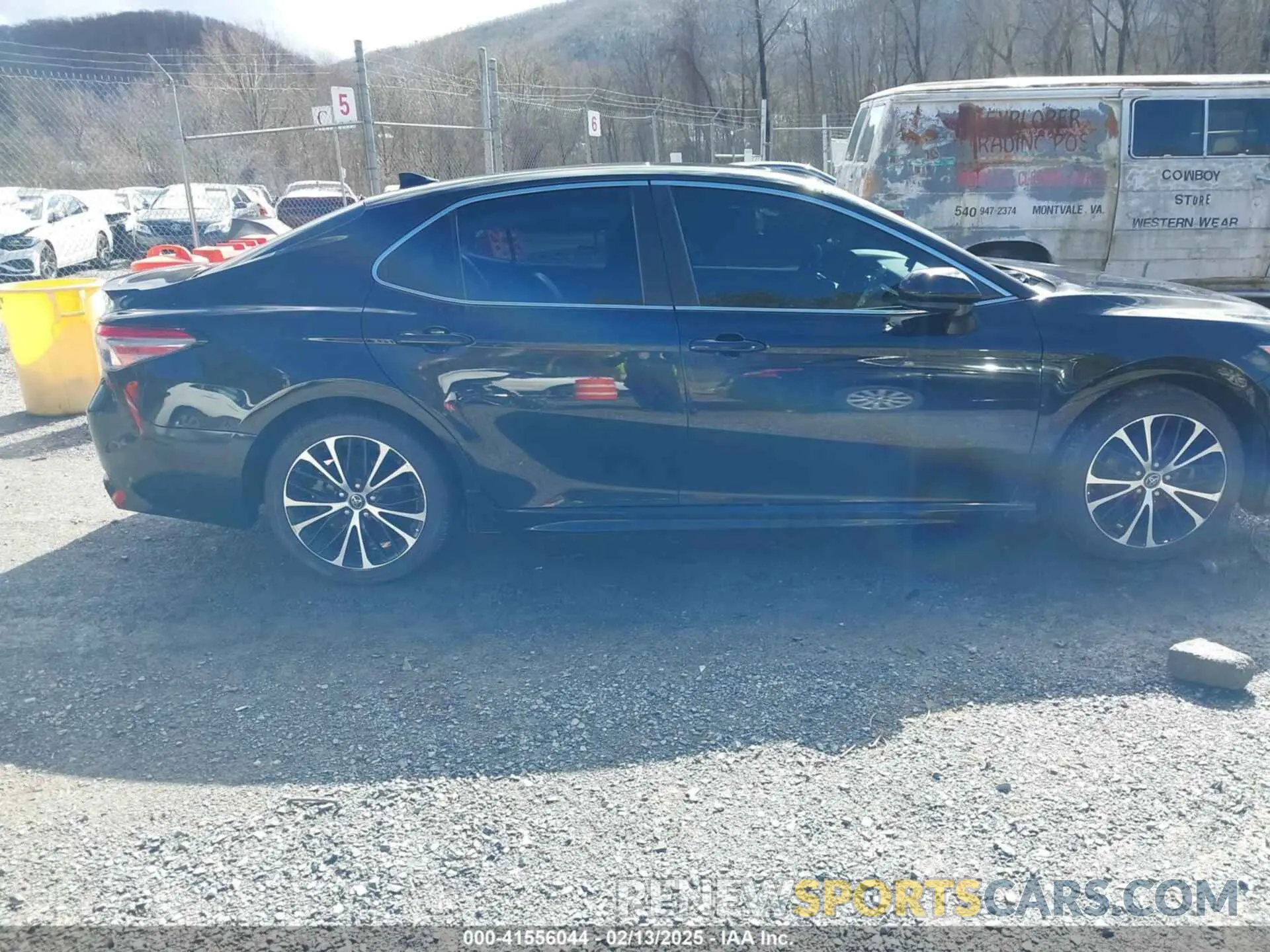 13 Photograph of a damaged car 4T1B11HK0KU691233 TOYOTA CAMRY 2019