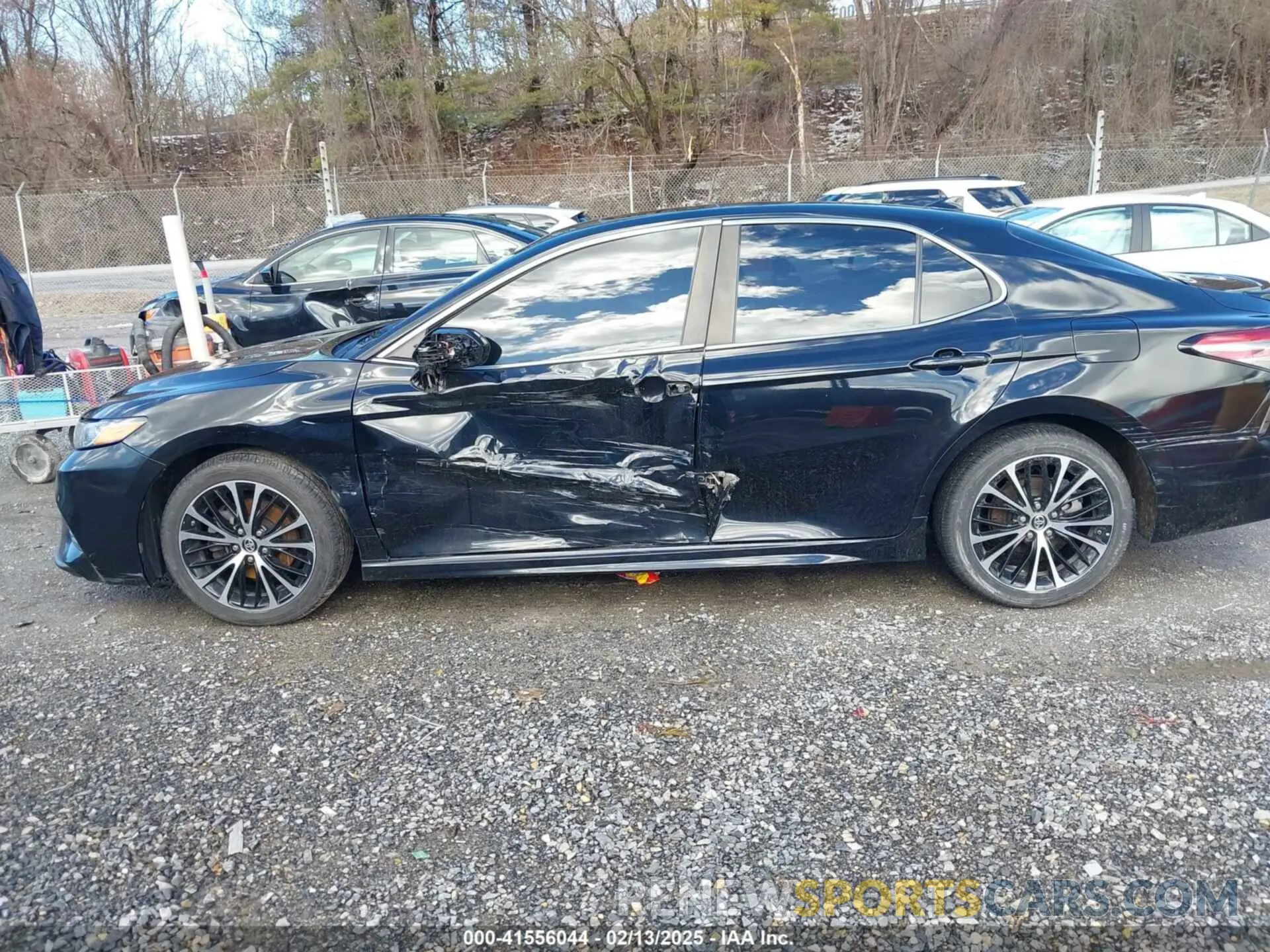 14 Photograph of a damaged car 4T1B11HK0KU691233 TOYOTA CAMRY 2019