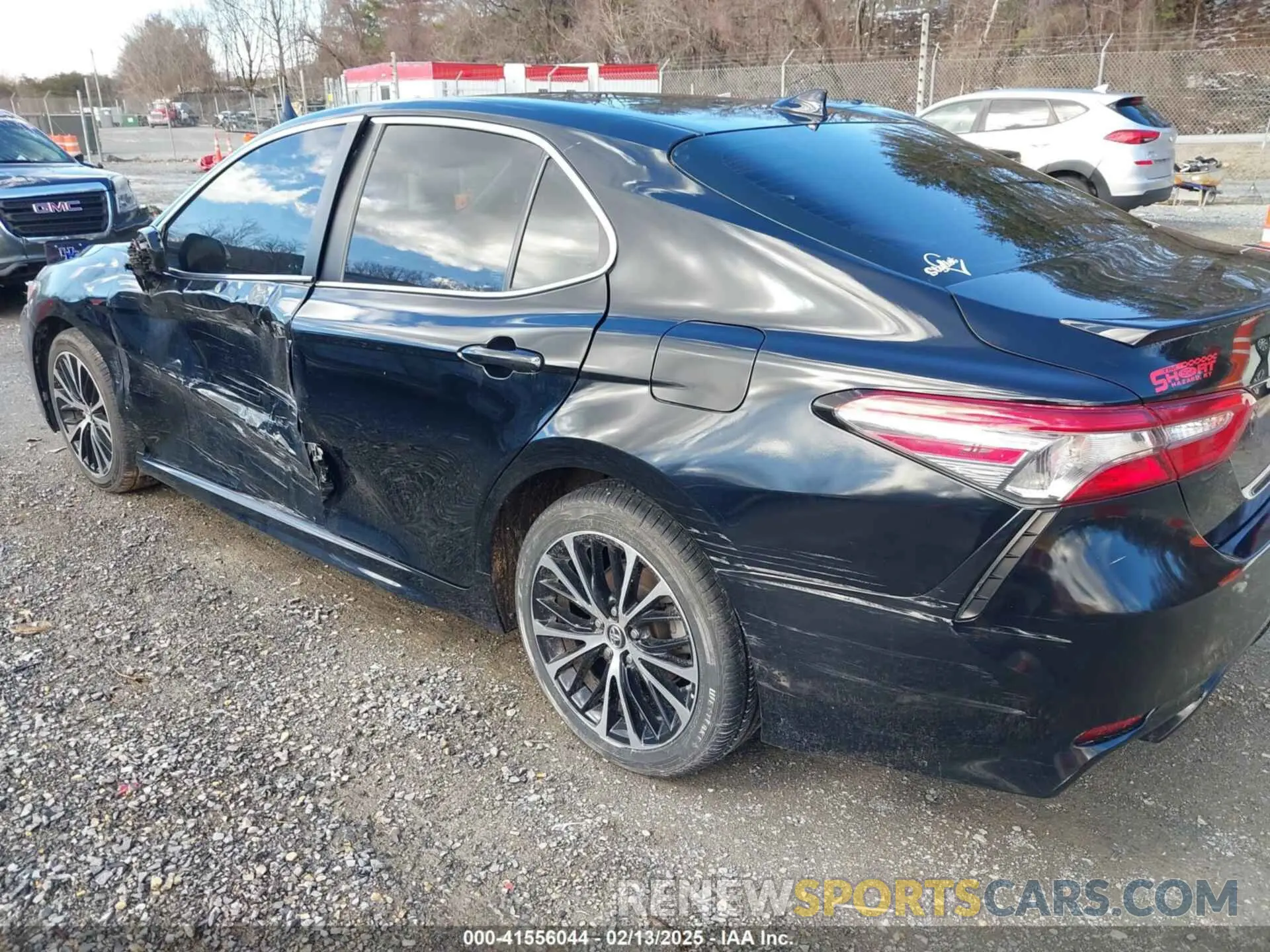 3 Photograph of a damaged car 4T1B11HK0KU691233 TOYOTA CAMRY 2019