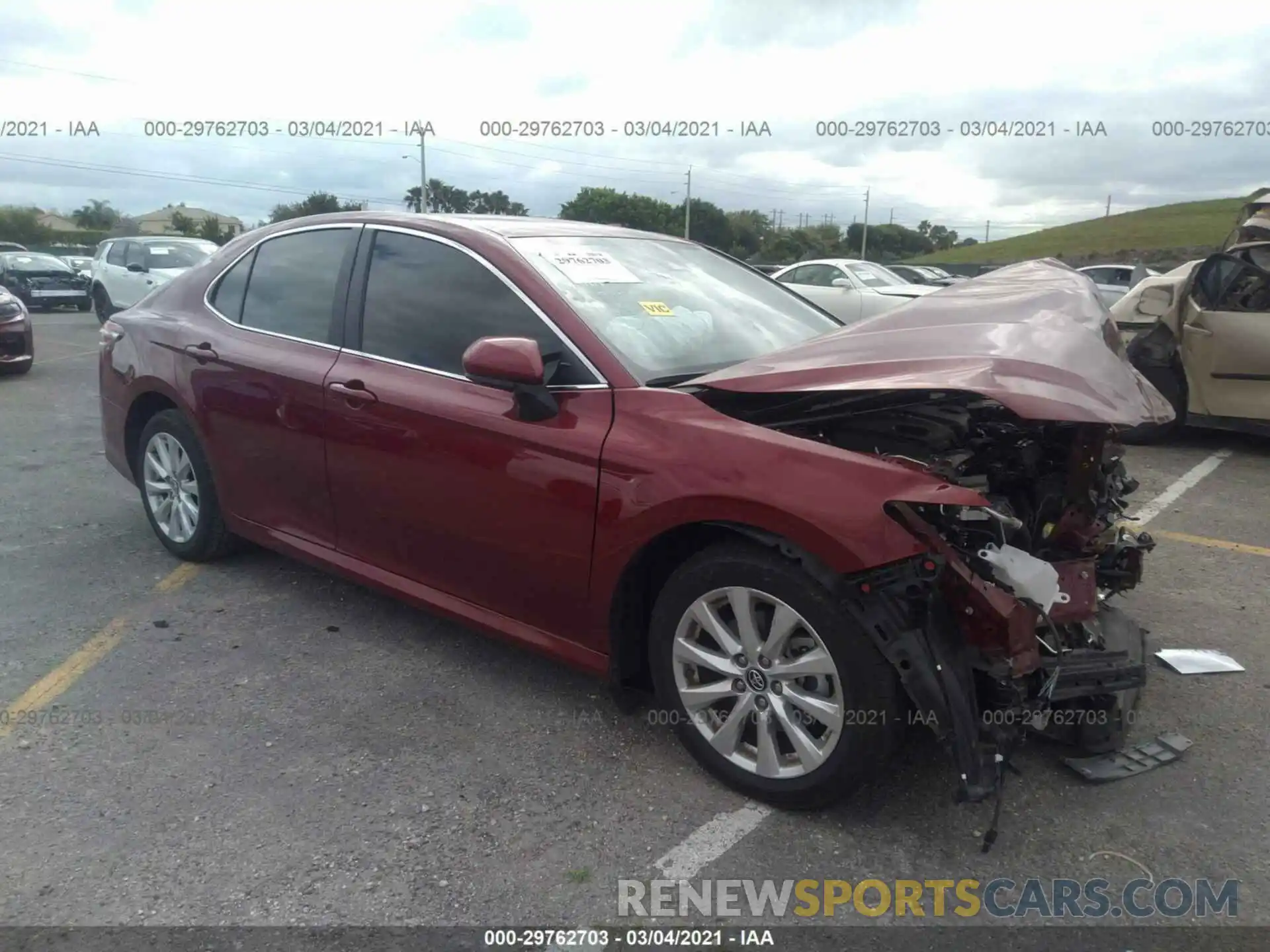 1 Photograph of a damaged car 4T1B11HK0KU692141 TOYOTA CAMRY 2019