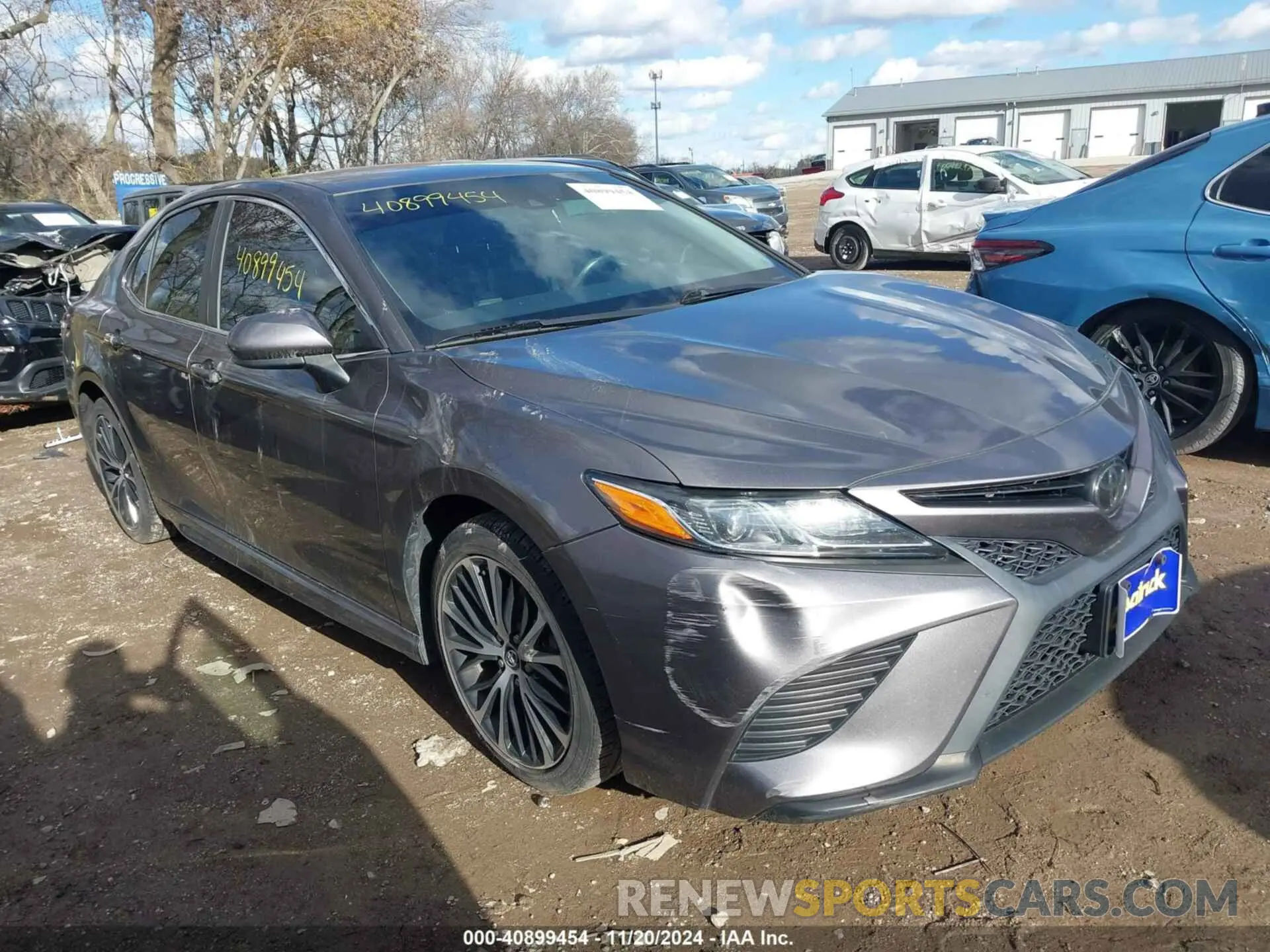1 Photograph of a damaged car 4T1B11HK0KU692558 TOYOTA CAMRY 2019