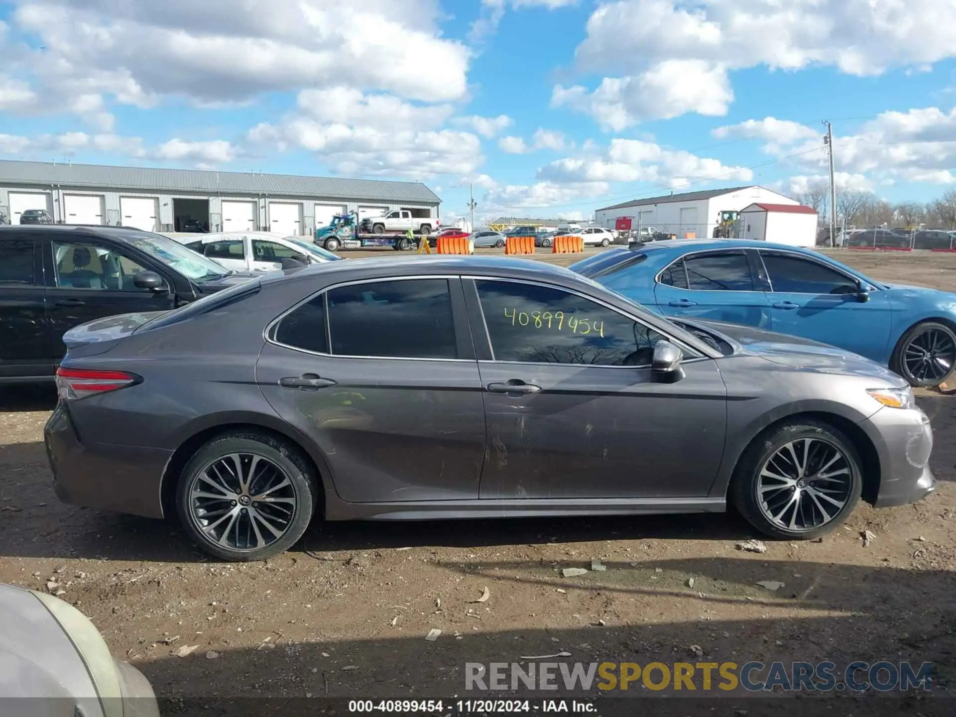 13 Photograph of a damaged car 4T1B11HK0KU692558 TOYOTA CAMRY 2019