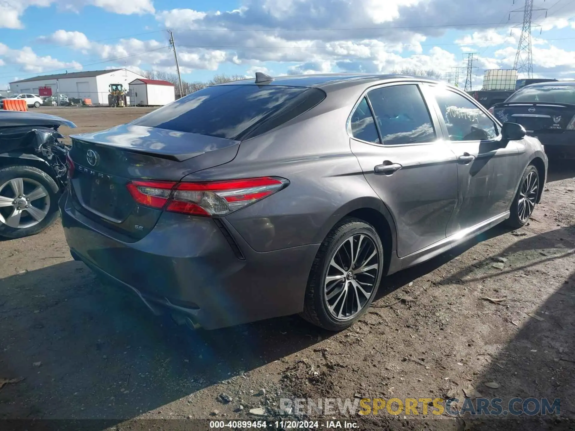 4 Photograph of a damaged car 4T1B11HK0KU692558 TOYOTA CAMRY 2019