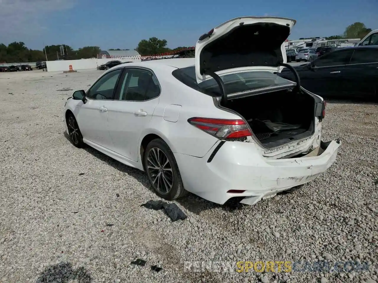 3 Photograph of a damaged car 4T1B11HK0KU696609 TOYOTA CAMRY 2019