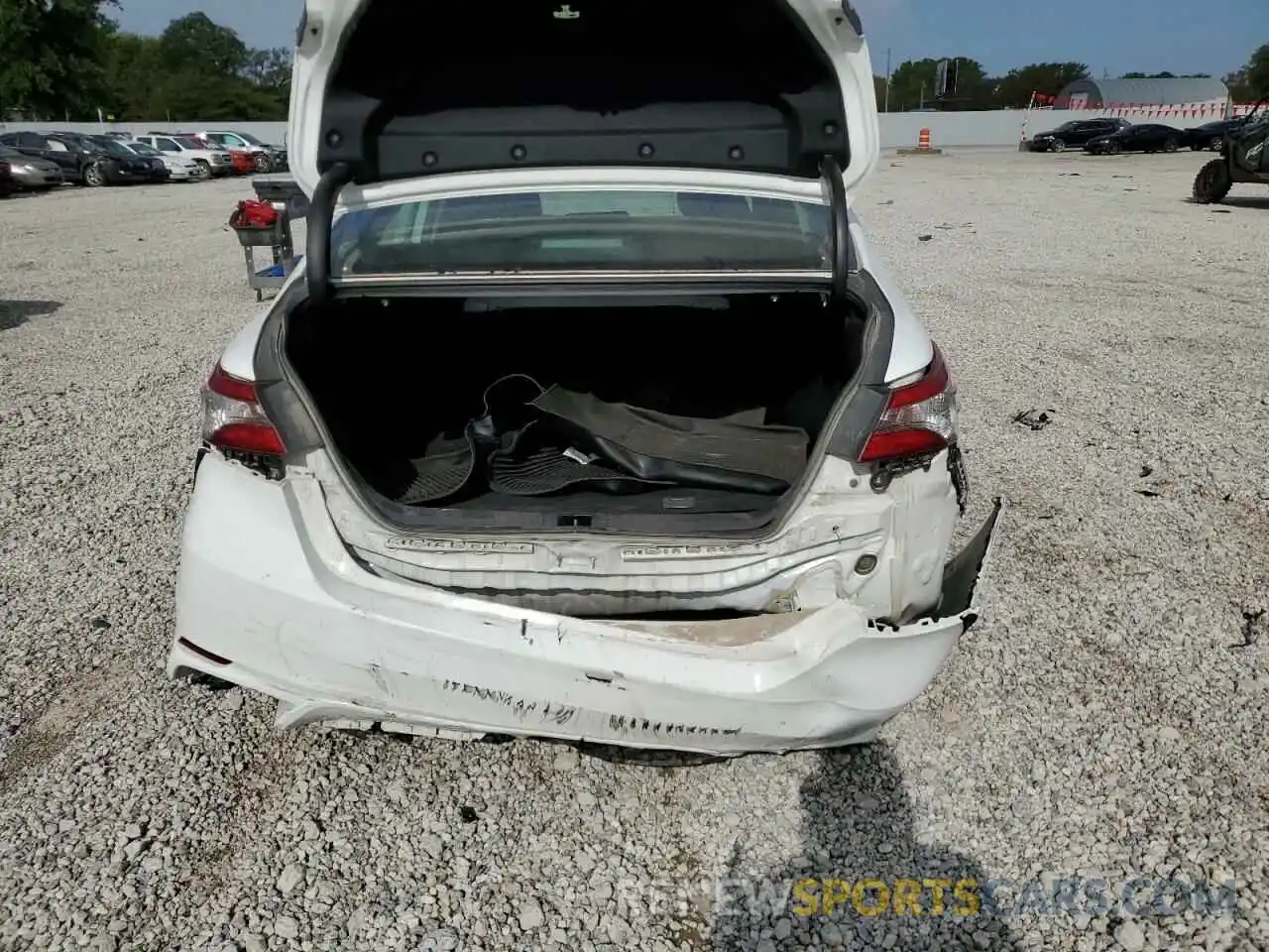 9 Photograph of a damaged car 4T1B11HK0KU696609 TOYOTA CAMRY 2019