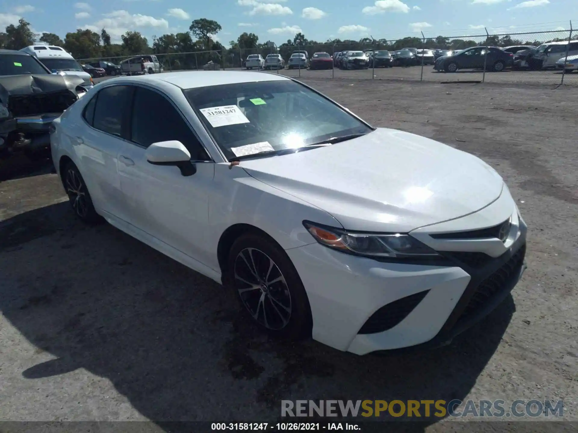 1 Photograph of a damaged car 4T1B11HK0KU697582 TOYOTA CAMRY 2019