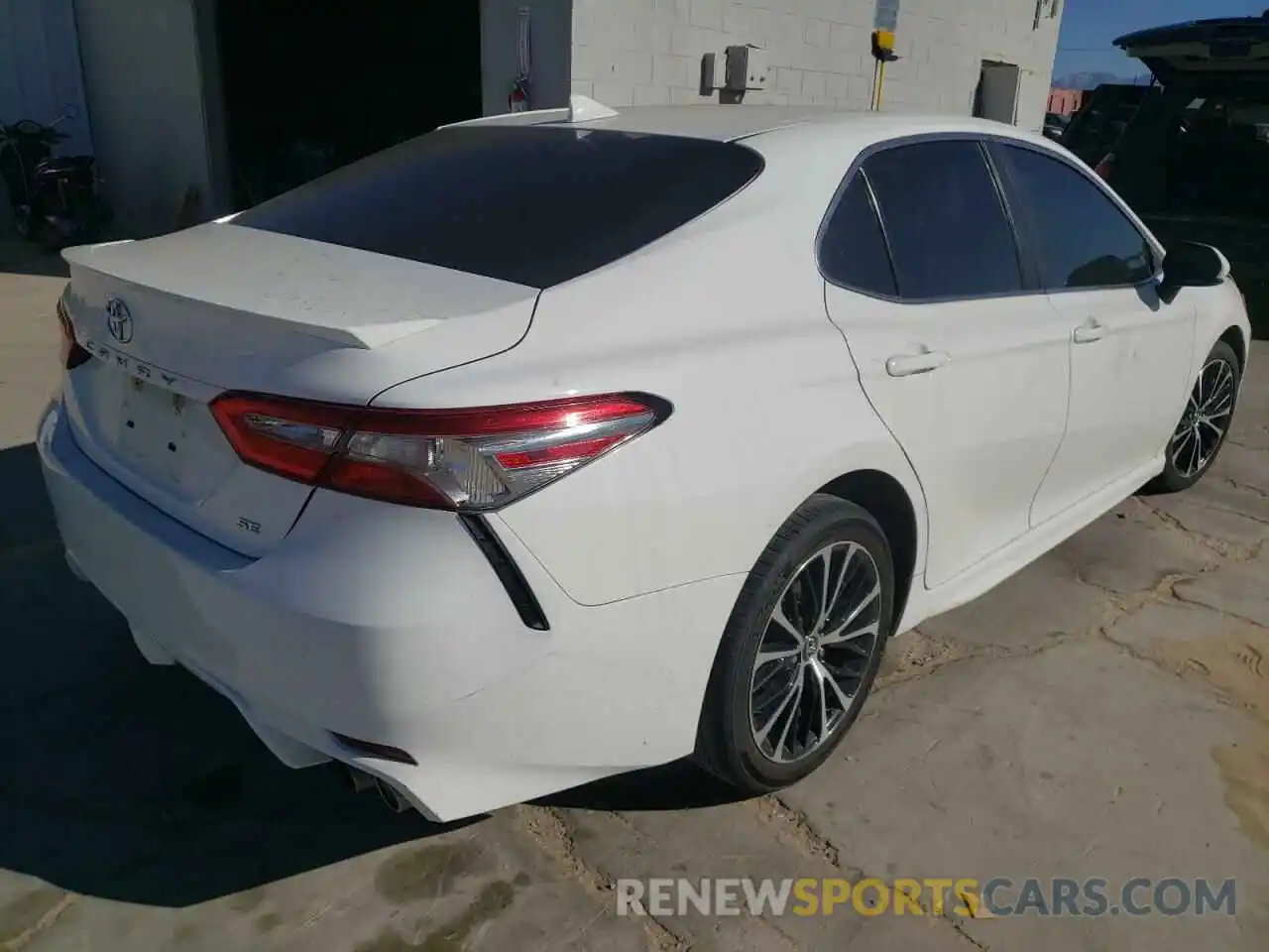 4 Photograph of a damaged car 4T1B11HK0KU698778 TOYOTA CAMRY 2019