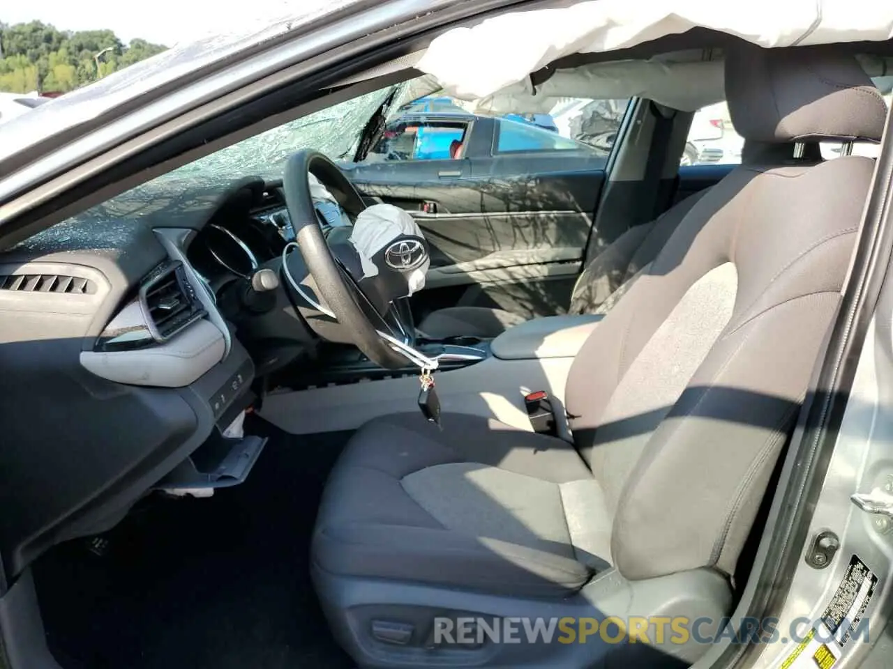 7 Photograph of a damaged car 4T1B11HK0KU700660 TOYOTA CAMRY 2019