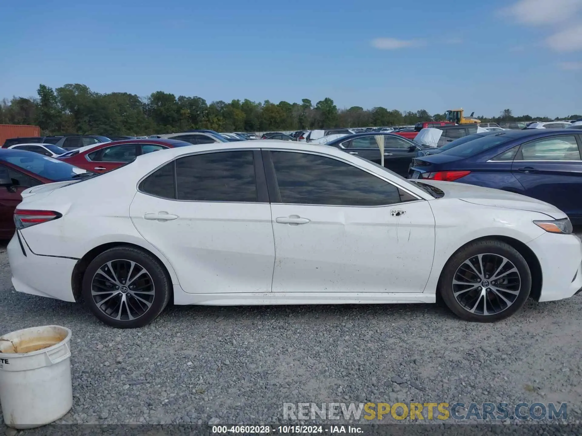13 Photograph of a damaged car 4T1B11HK0KU702053 TOYOTA CAMRY 2019