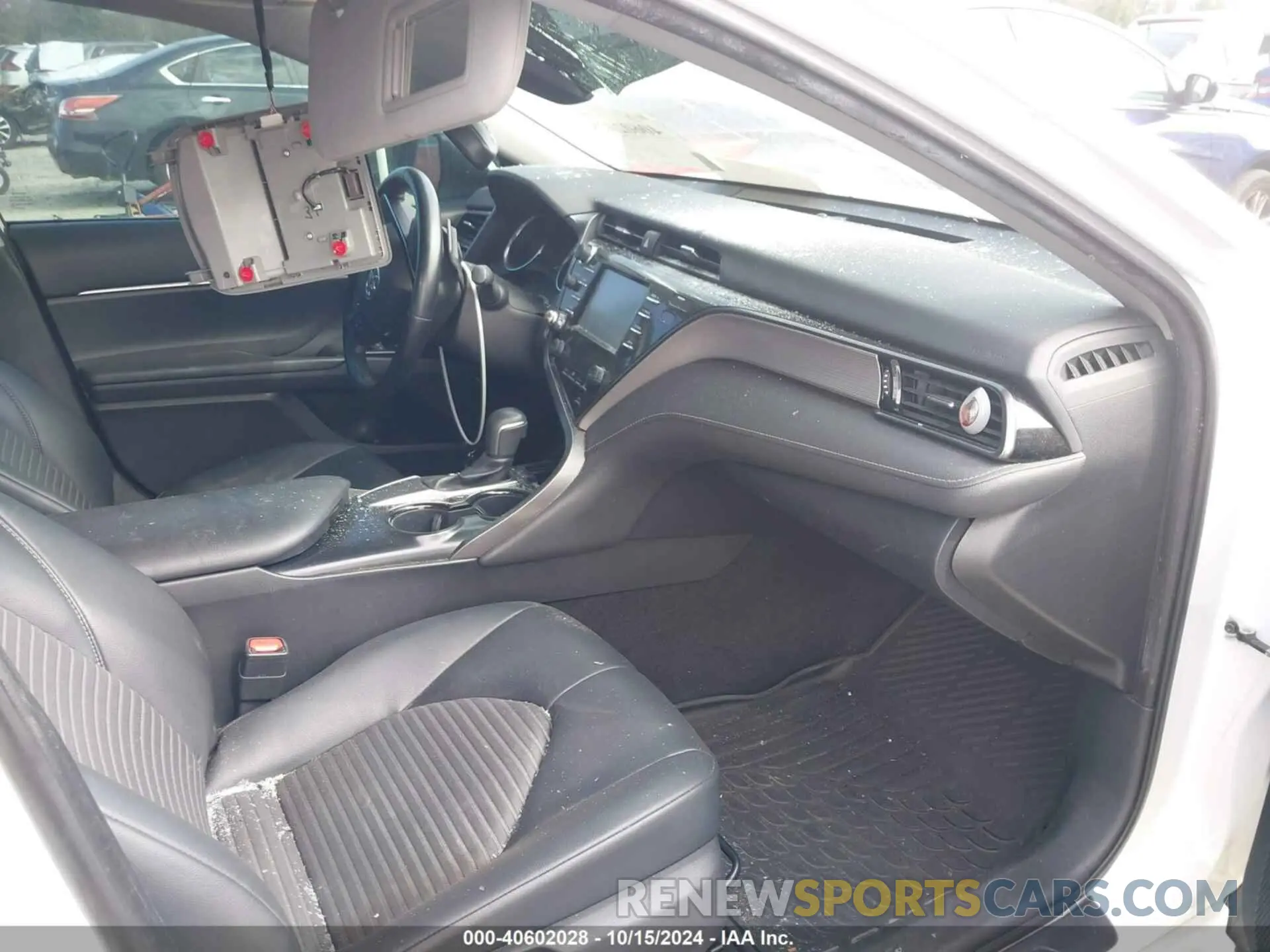 5 Photograph of a damaged car 4T1B11HK0KU702053 TOYOTA CAMRY 2019