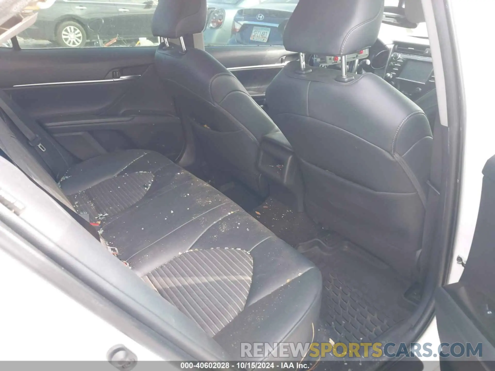 8 Photograph of a damaged car 4T1B11HK0KU702053 TOYOTA CAMRY 2019