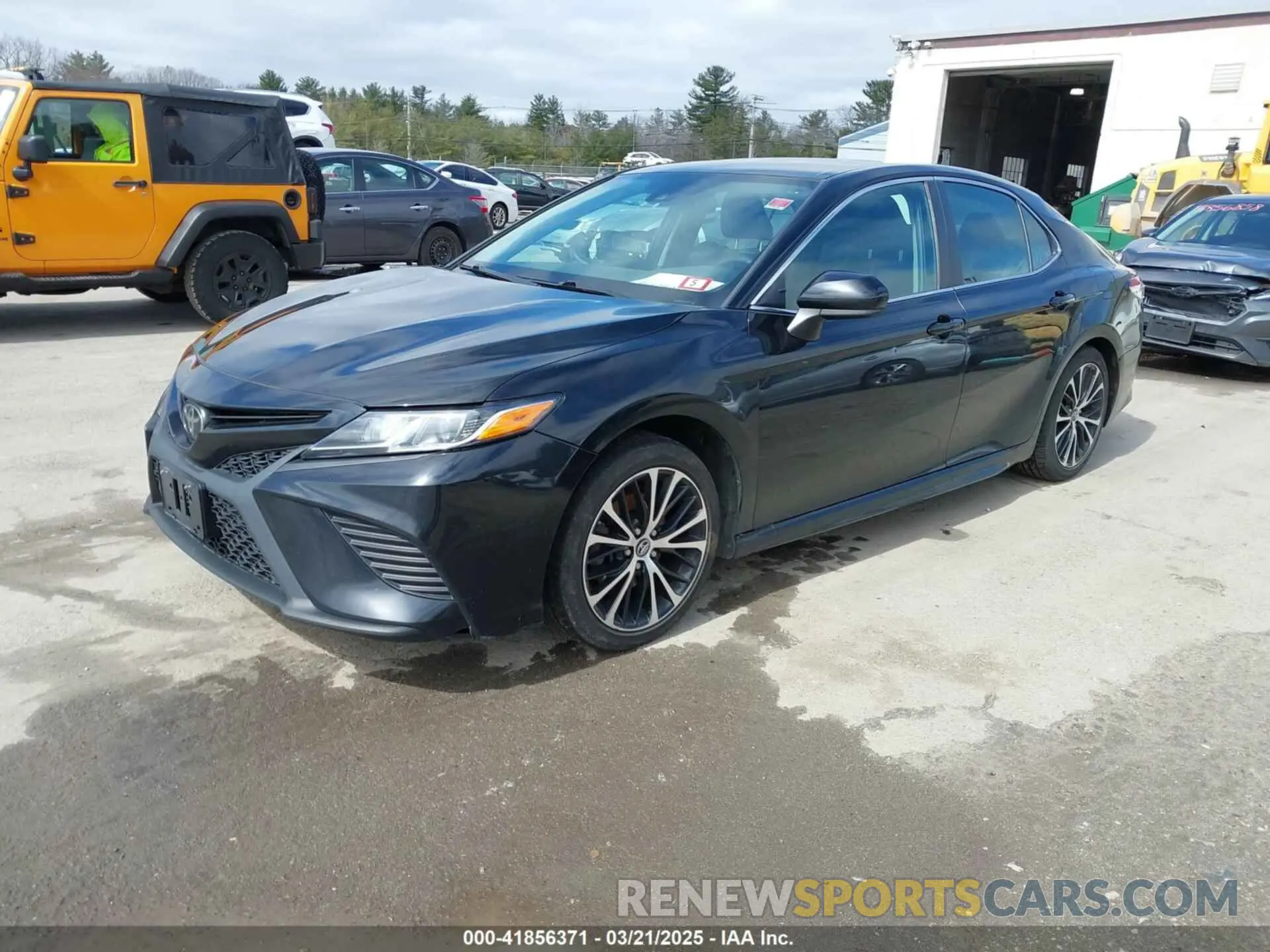 2 Photograph of a damaged car 4T1B11HK0KU702604 TOYOTA CAMRY 2019