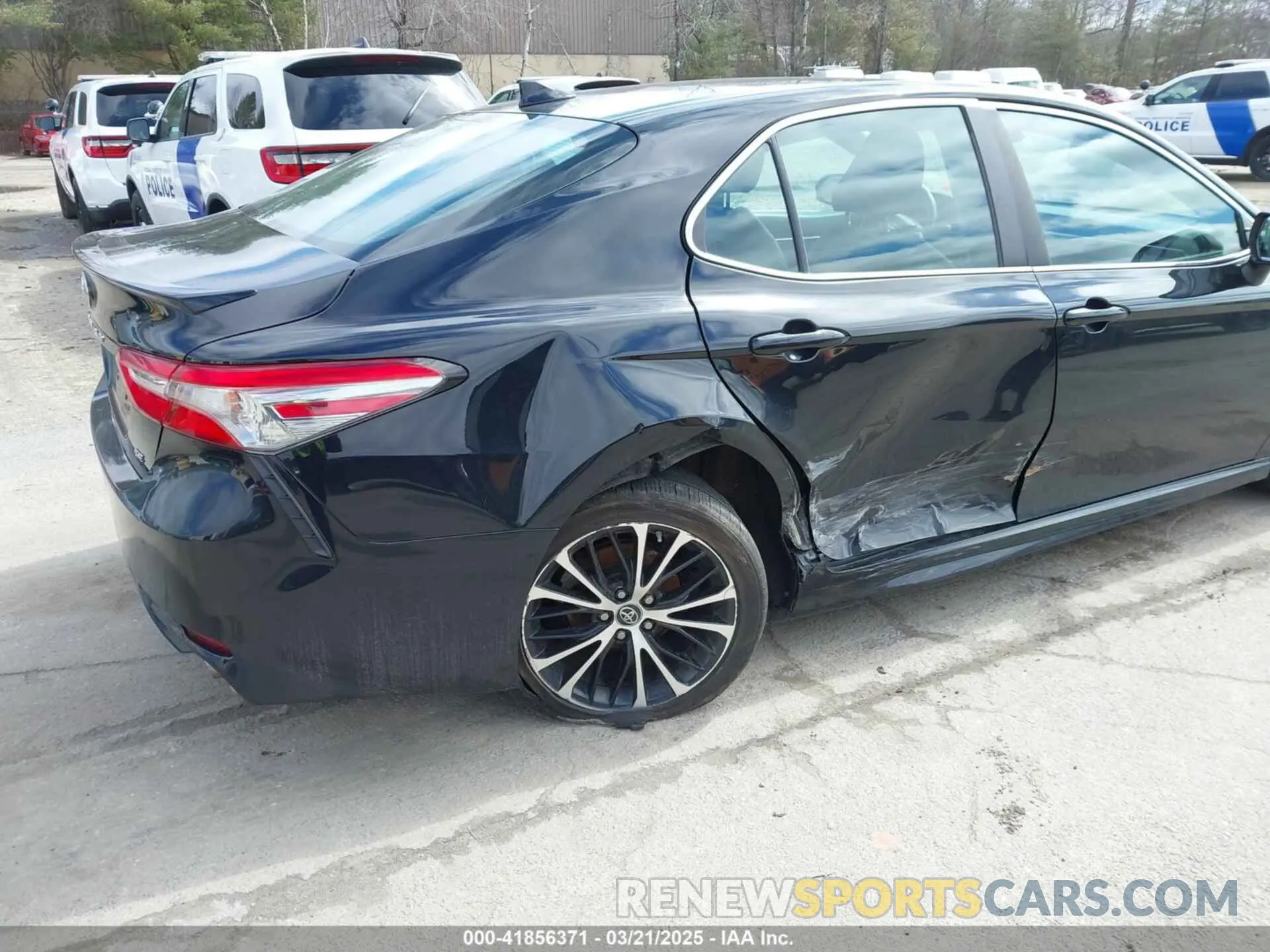 6 Photograph of a damaged car 4T1B11HK0KU702604 TOYOTA CAMRY 2019