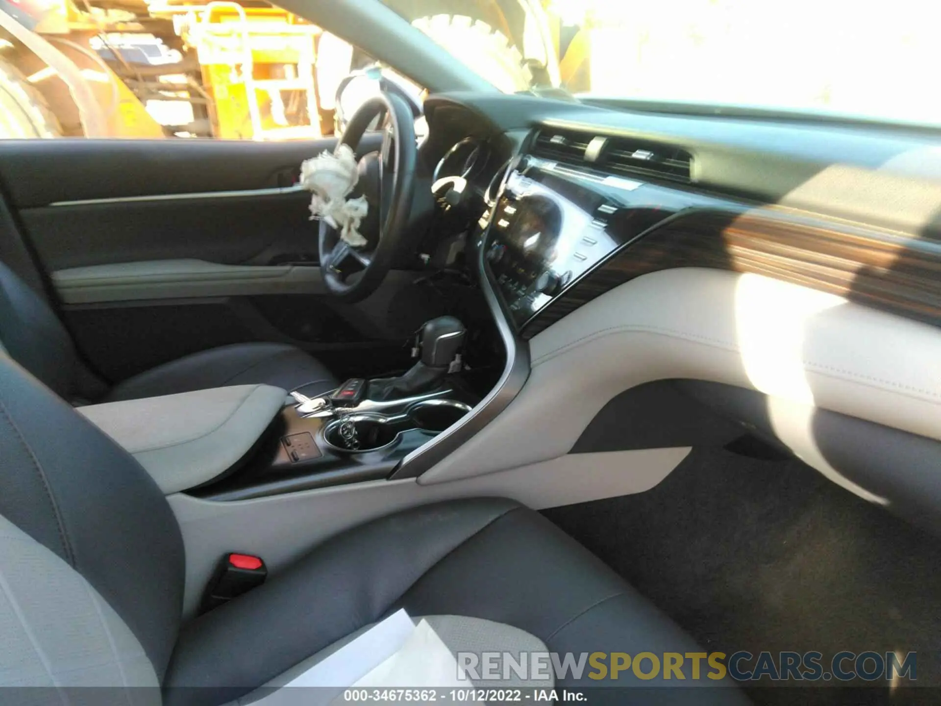 5 Photograph of a damaged car 4T1B11HK0KU703882 TOYOTA CAMRY 2019