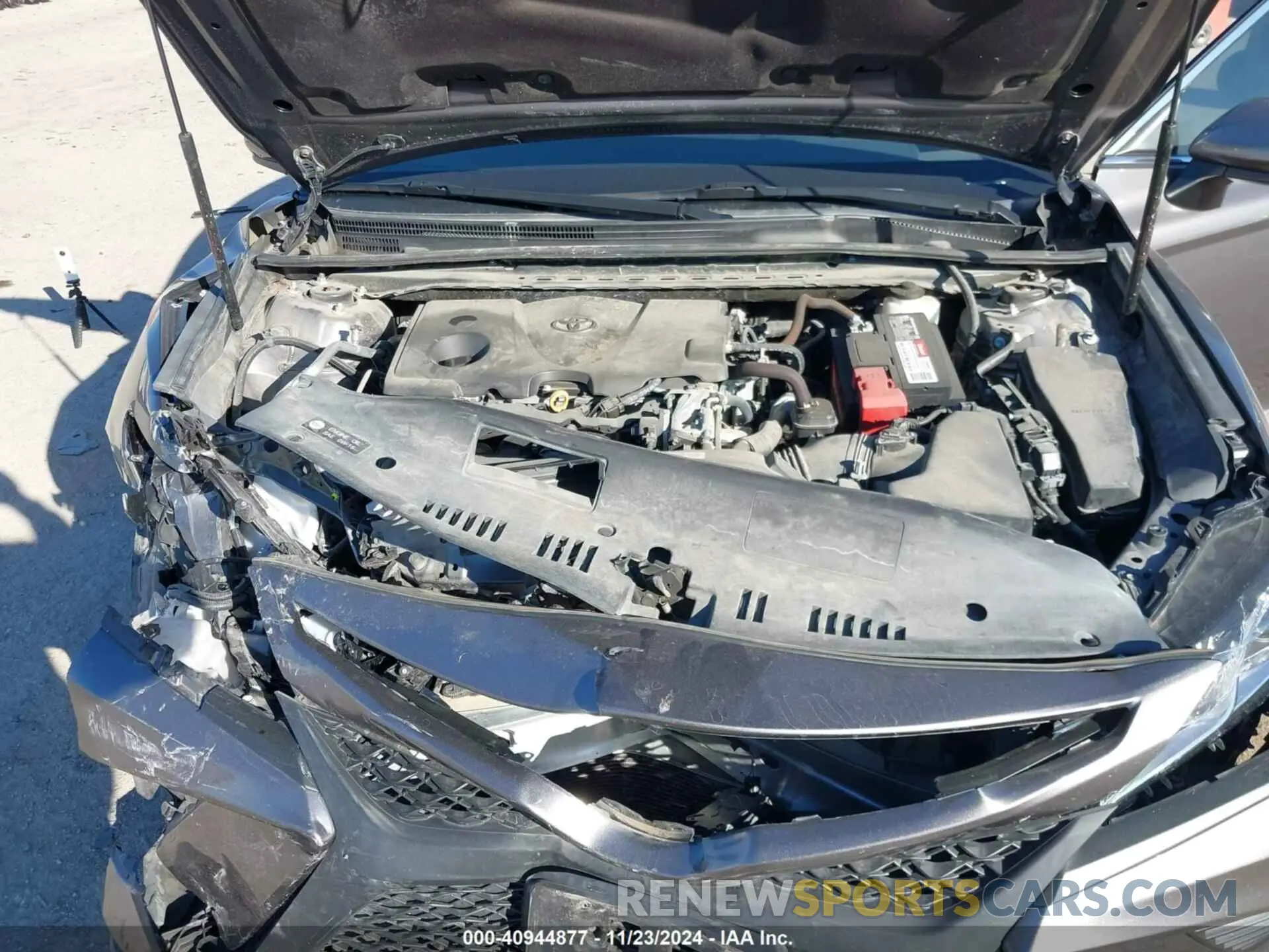 10 Photograph of a damaged car 4T1B11HK0KU704532 TOYOTA CAMRY 2019