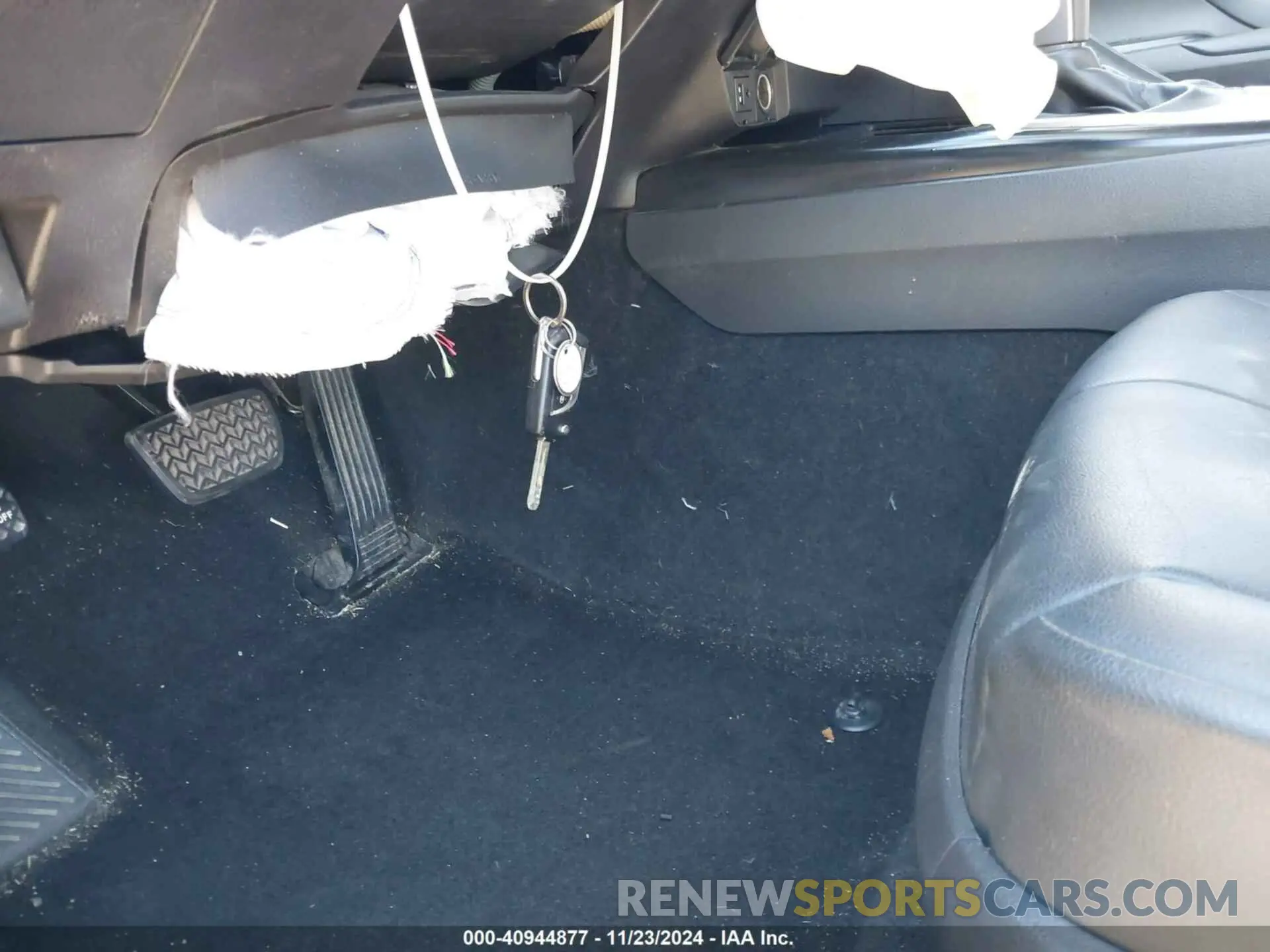 11 Photograph of a damaged car 4T1B11HK0KU704532 TOYOTA CAMRY 2019