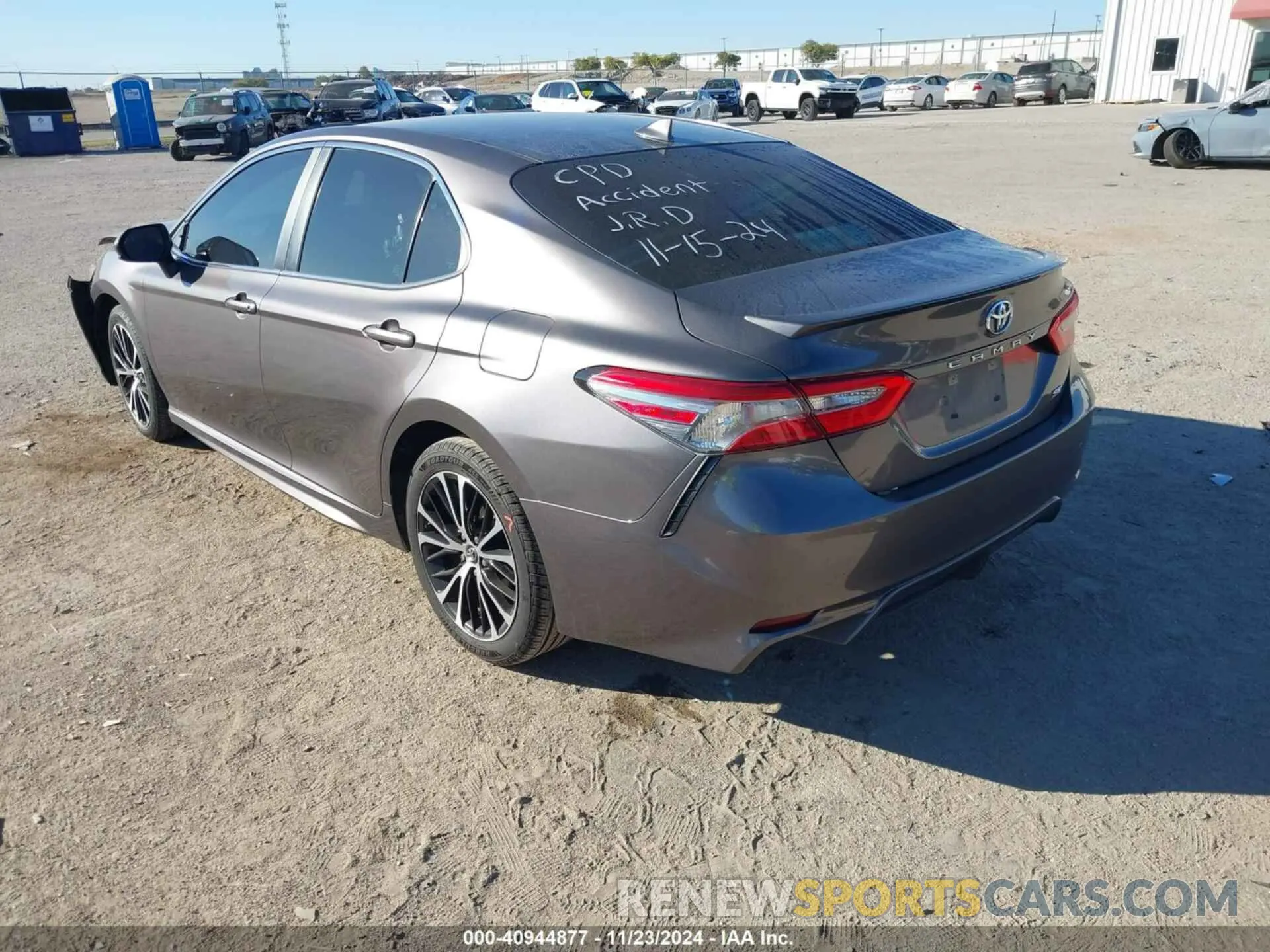 3 Photograph of a damaged car 4T1B11HK0KU704532 TOYOTA CAMRY 2019