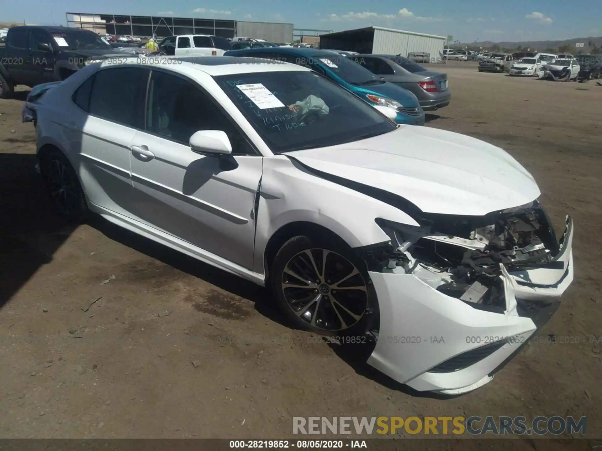 1 Photograph of a damaged car 4T1B11HK0KU711884 TOYOTA CAMRY 2019