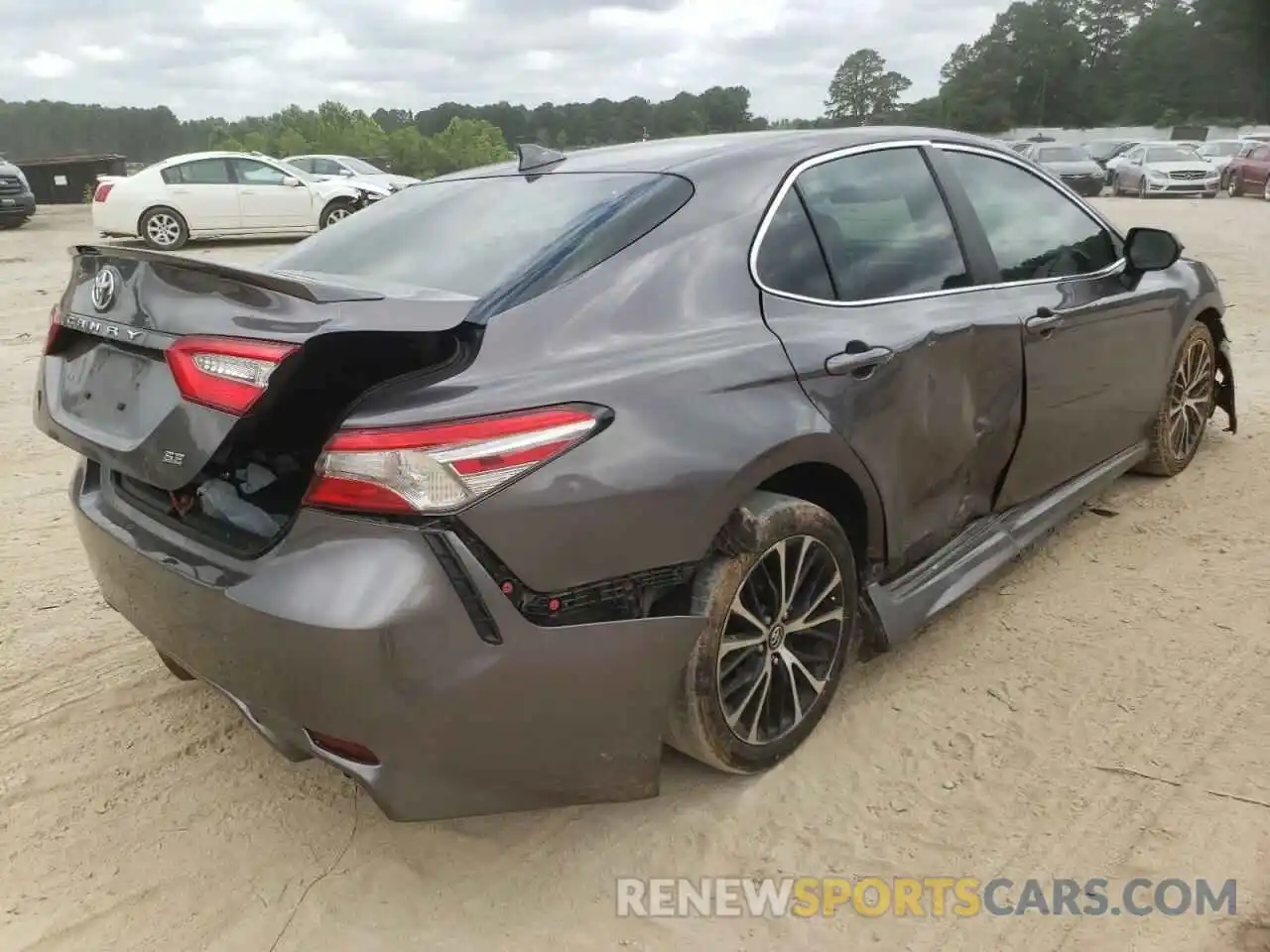 4 Photograph of a damaged car 4T1B11HK0KU713179 TOYOTA CAMRY 2019