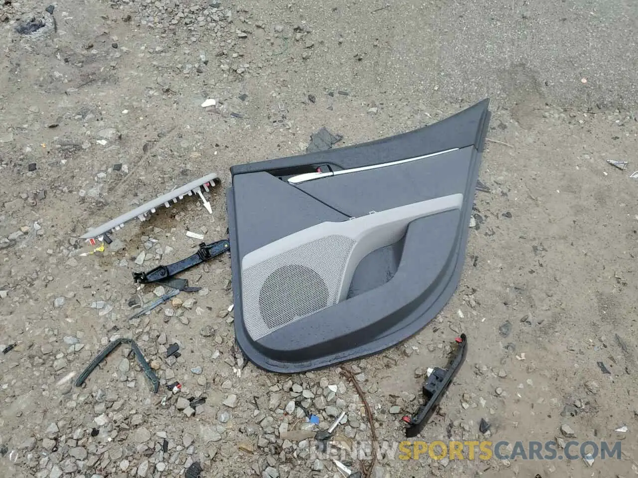 12 Photograph of a damaged car 4T1B11HK0KU714462 TOYOTA CAMRY 2019