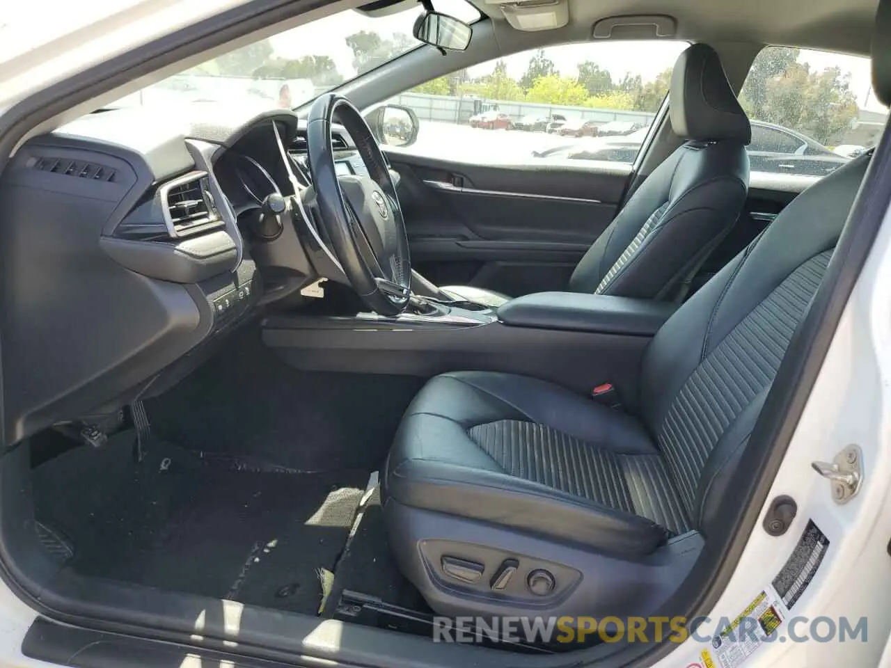 7 Photograph of a damaged car 4T1B11HK0KU714879 TOYOTA CAMRY 2019