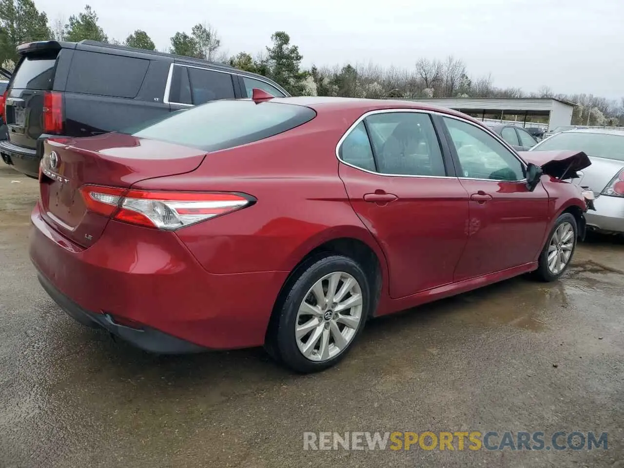 3 Photograph of a damaged car 4T1B11HK0KU718043 TOYOTA CAMRY 2019