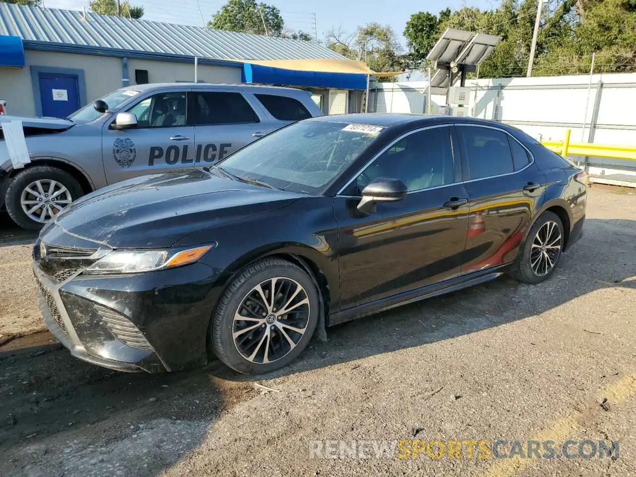 1 Photograph of a damaged car 4T1B11HK0KU722982 TOYOTA CAMRY 2019