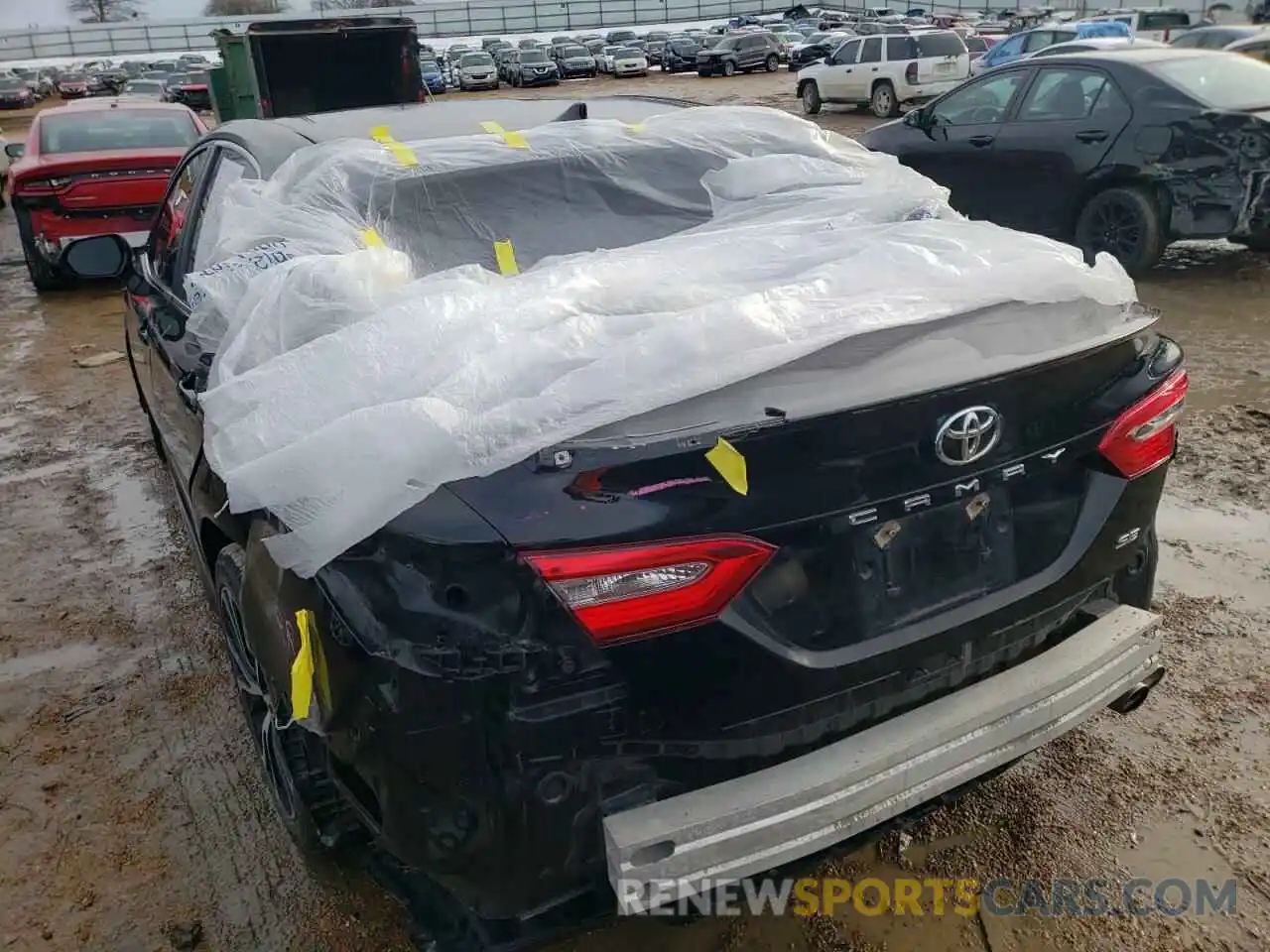 10 Photograph of a damaged car 4T1B11HK0KU727776 TOYOTA CAMRY 2019