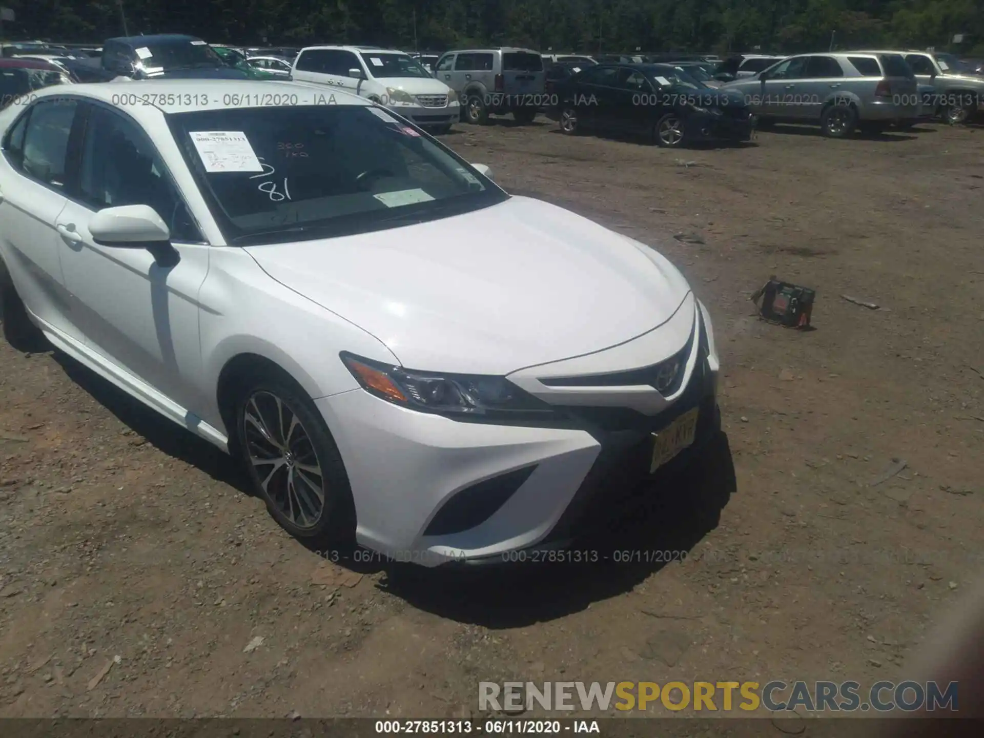 1 Photograph of a damaged car 4T1B11HK0KU728166 TOYOTA CAMRY 2019