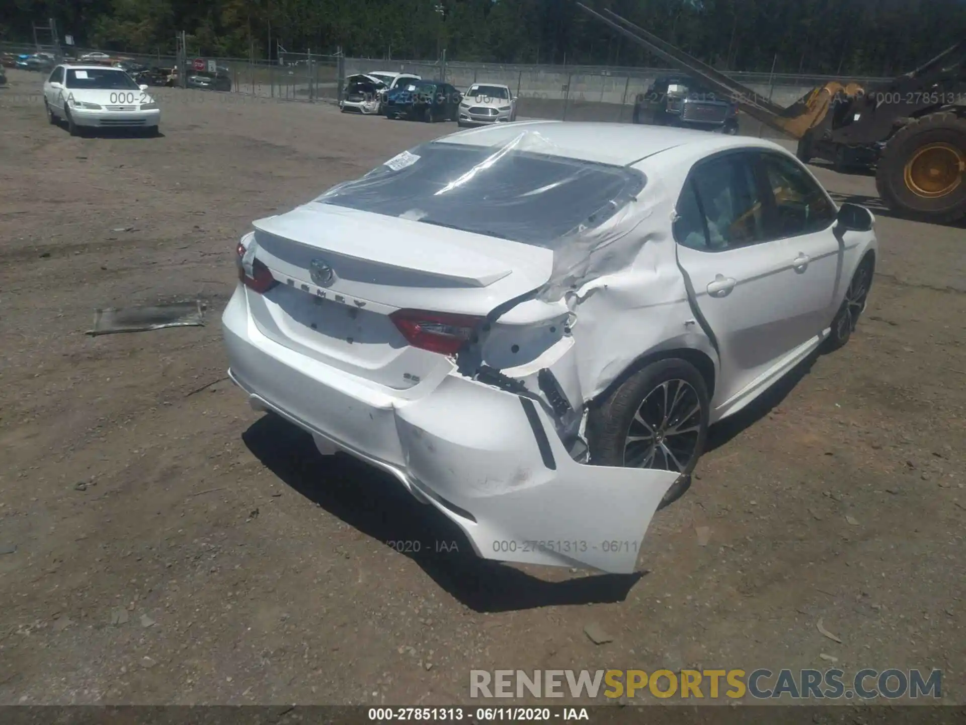 4 Photograph of a damaged car 4T1B11HK0KU728166 TOYOTA CAMRY 2019