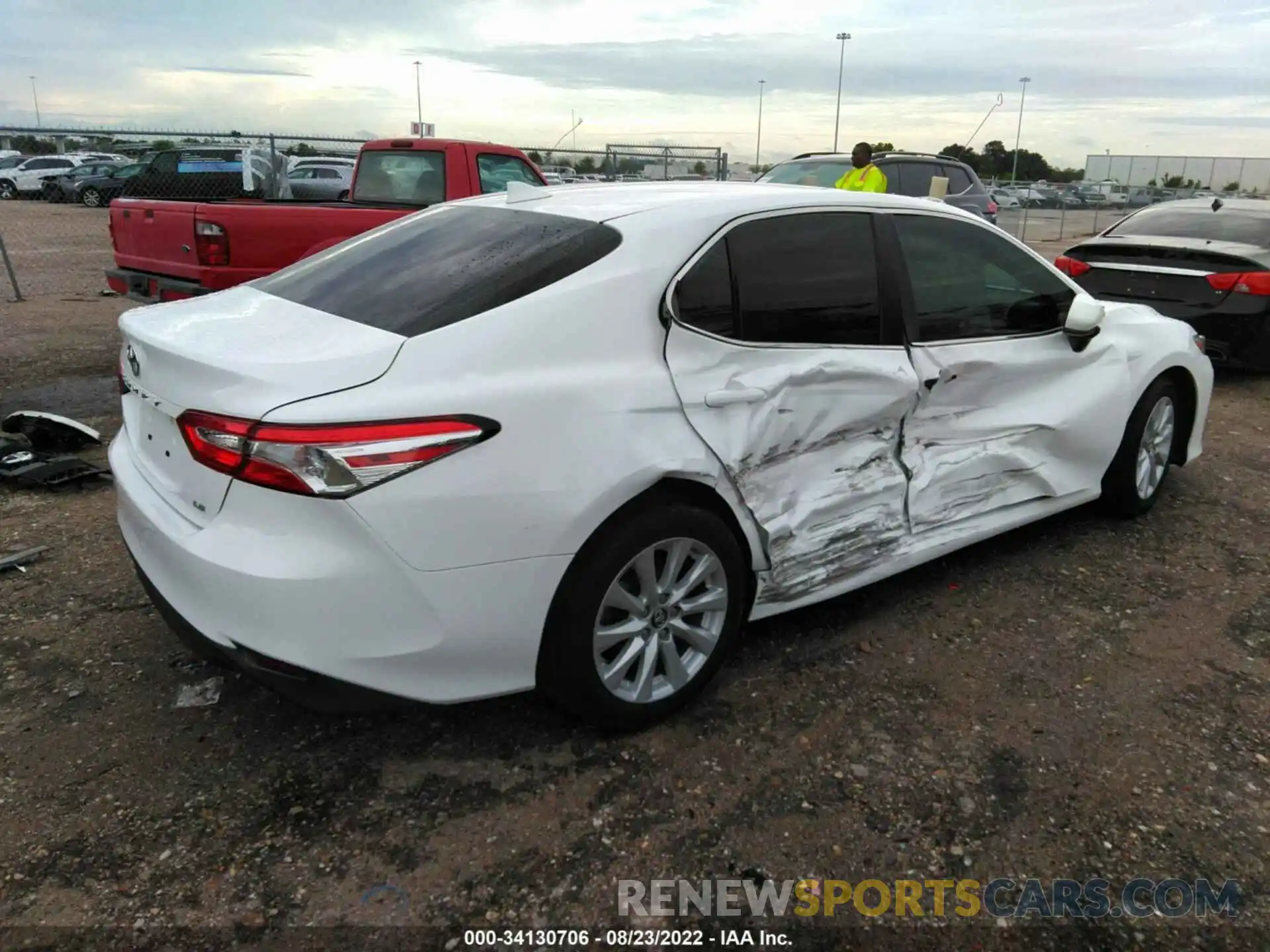 4 Photograph of a damaged car 4T1B11HK0KU728426 TOYOTA CAMRY 2019