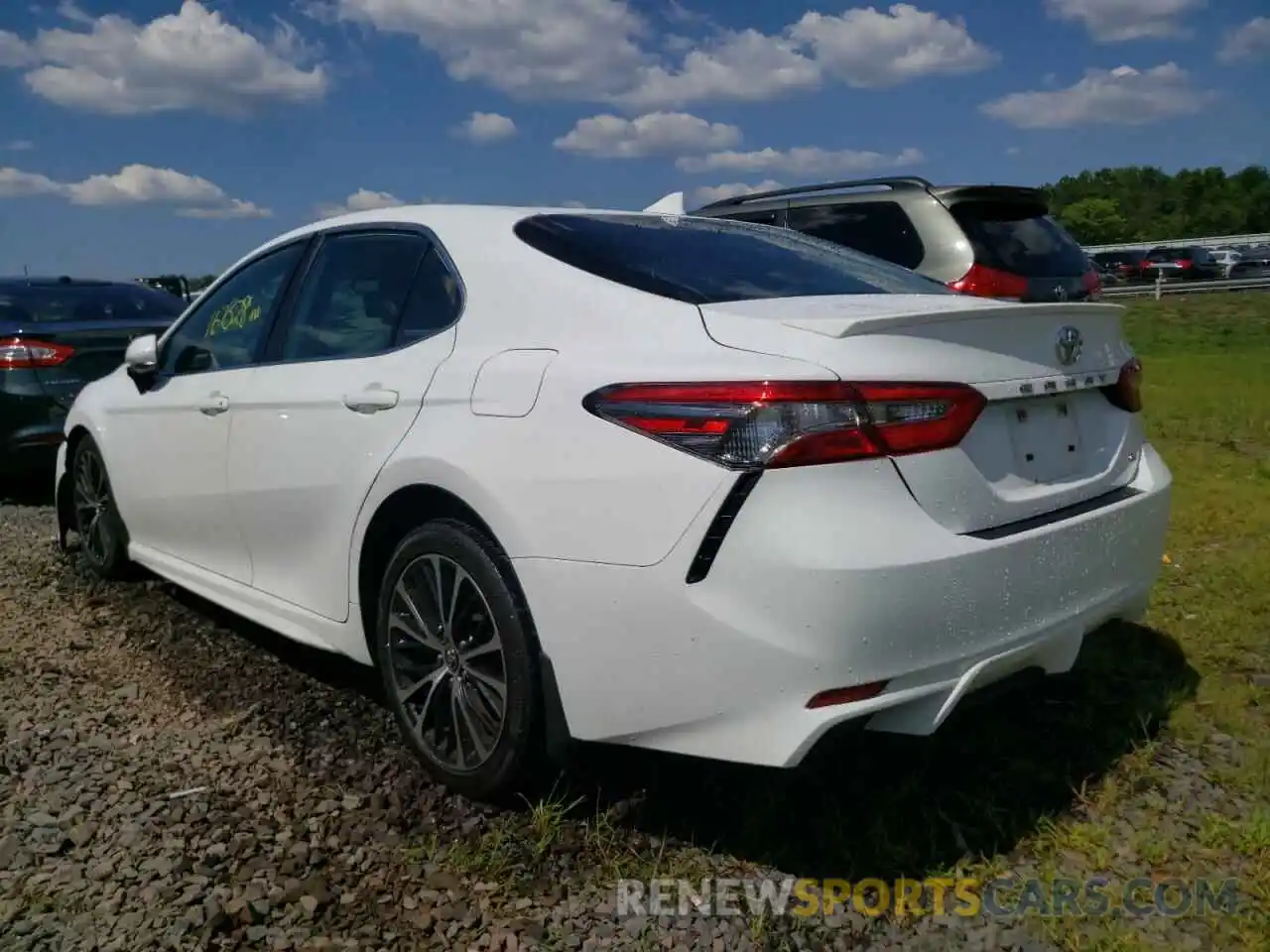 3 Photograph of a damaged car 4T1B11HK0KU728748 TOYOTA CAMRY 2019