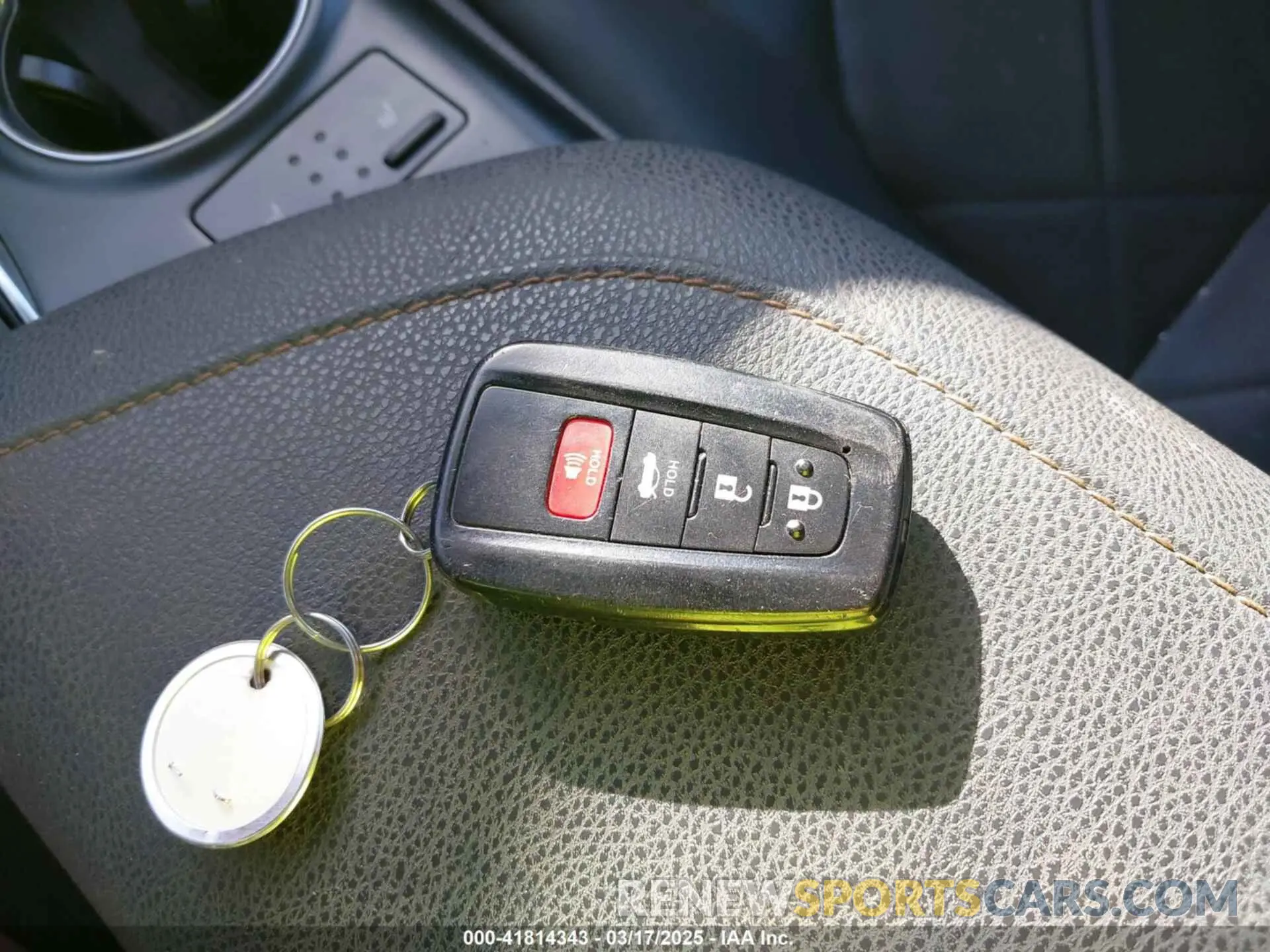 11 Photograph of a damaged car 4T1B11HK0KU733223 TOYOTA CAMRY 2019