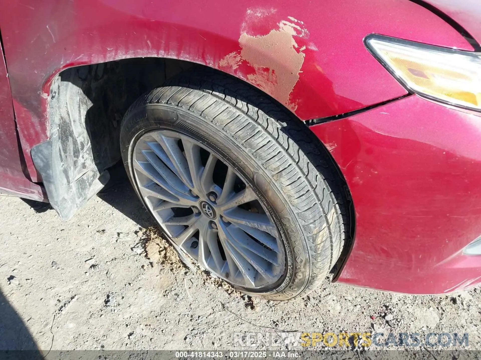 12 Photograph of a damaged car 4T1B11HK0KU733223 TOYOTA CAMRY 2019