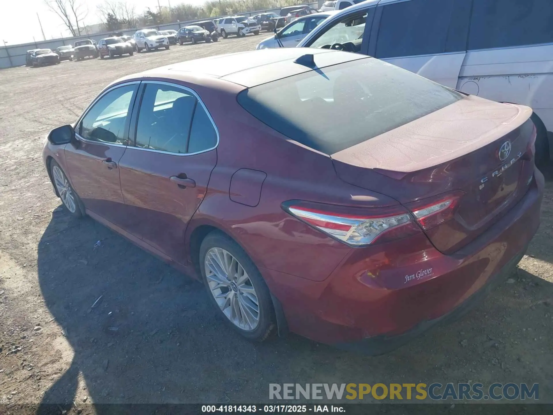 3 Photograph of a damaged car 4T1B11HK0KU733223 TOYOTA CAMRY 2019