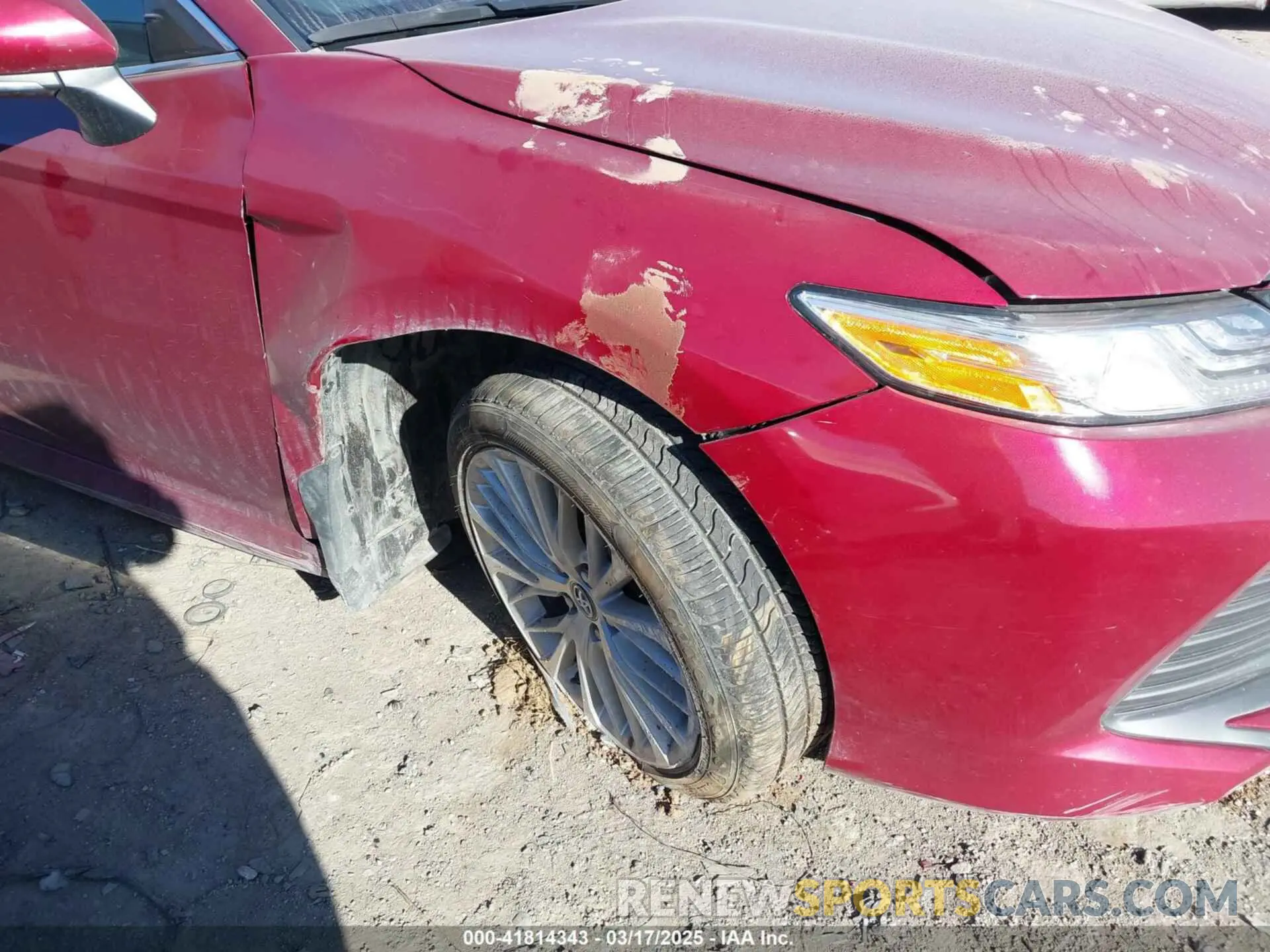 6 Photograph of a damaged car 4T1B11HK0KU733223 TOYOTA CAMRY 2019