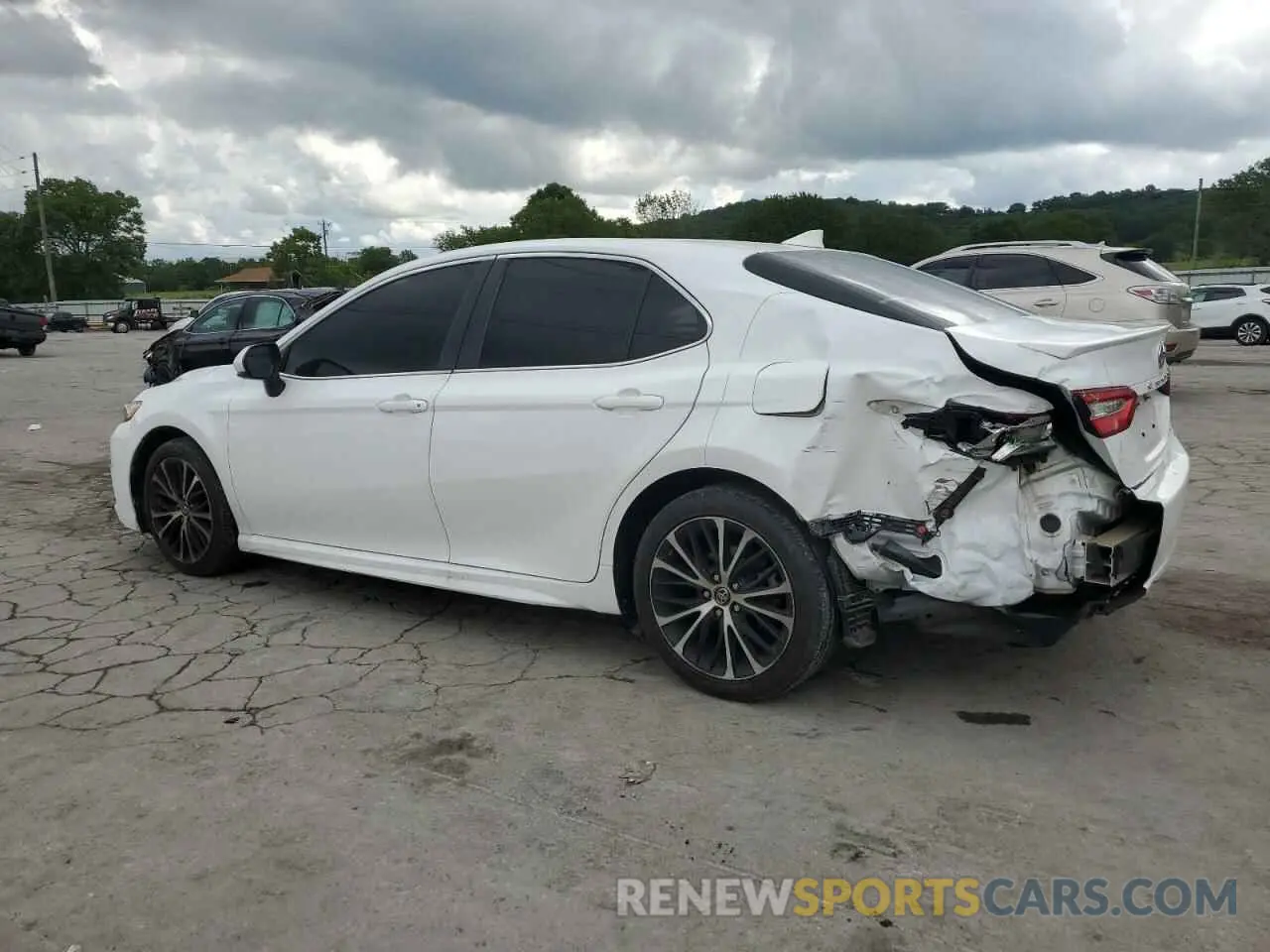 2 Photograph of a damaged car 4T1B11HK0KU733500 TOYOTA CAMRY 2019