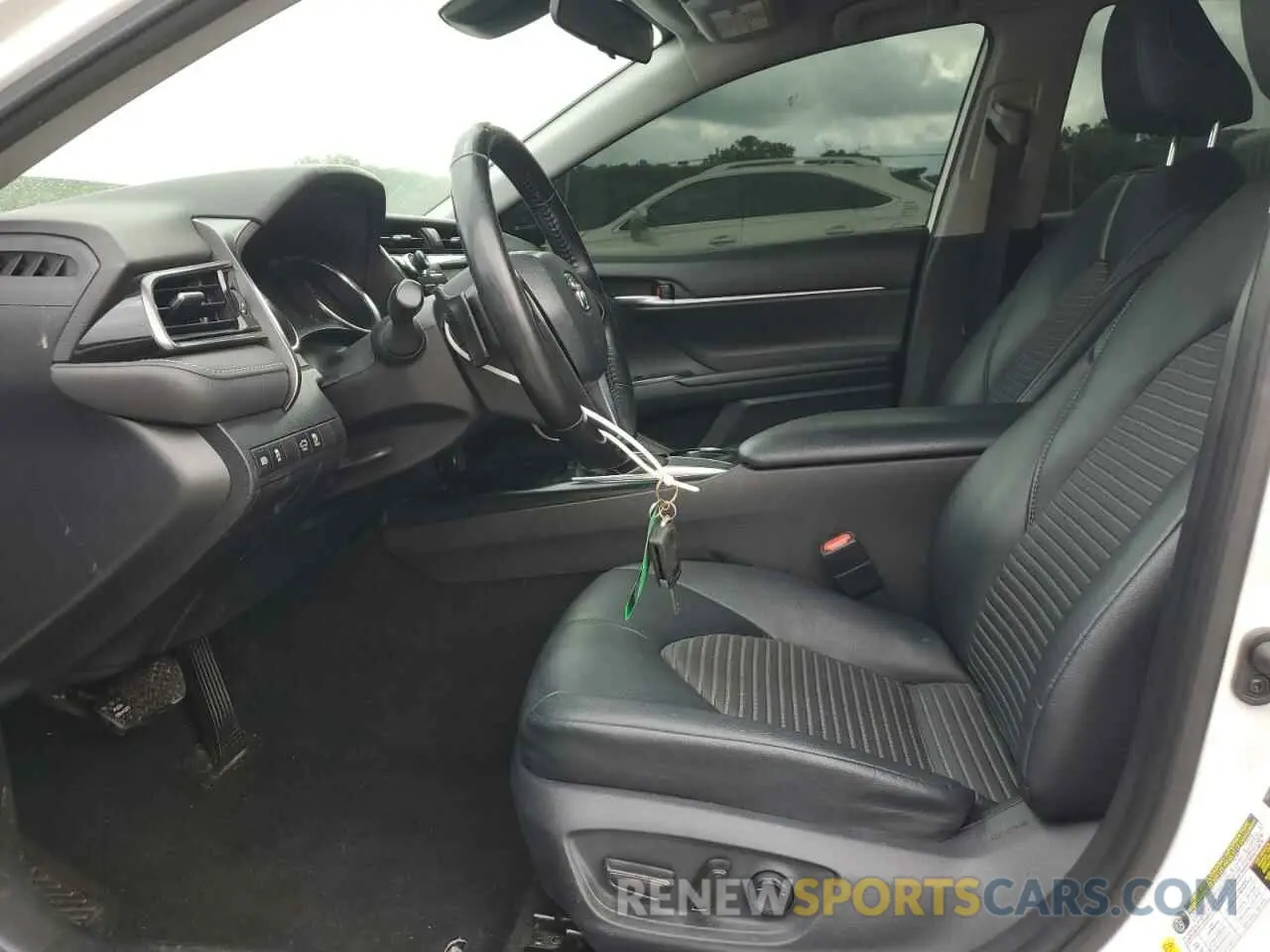7 Photograph of a damaged car 4T1B11HK0KU733500 TOYOTA CAMRY 2019