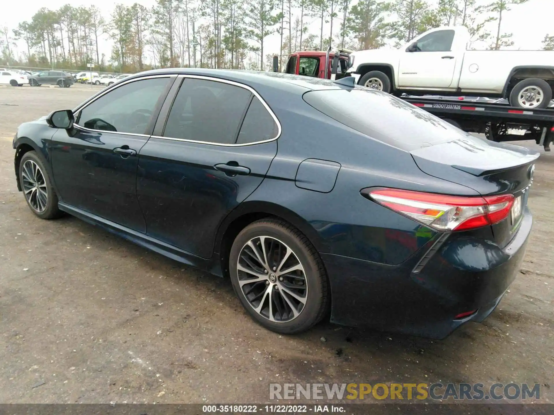 3 Photograph of a damaged car 4T1B11HK0KU734565 TOYOTA CAMRY 2019