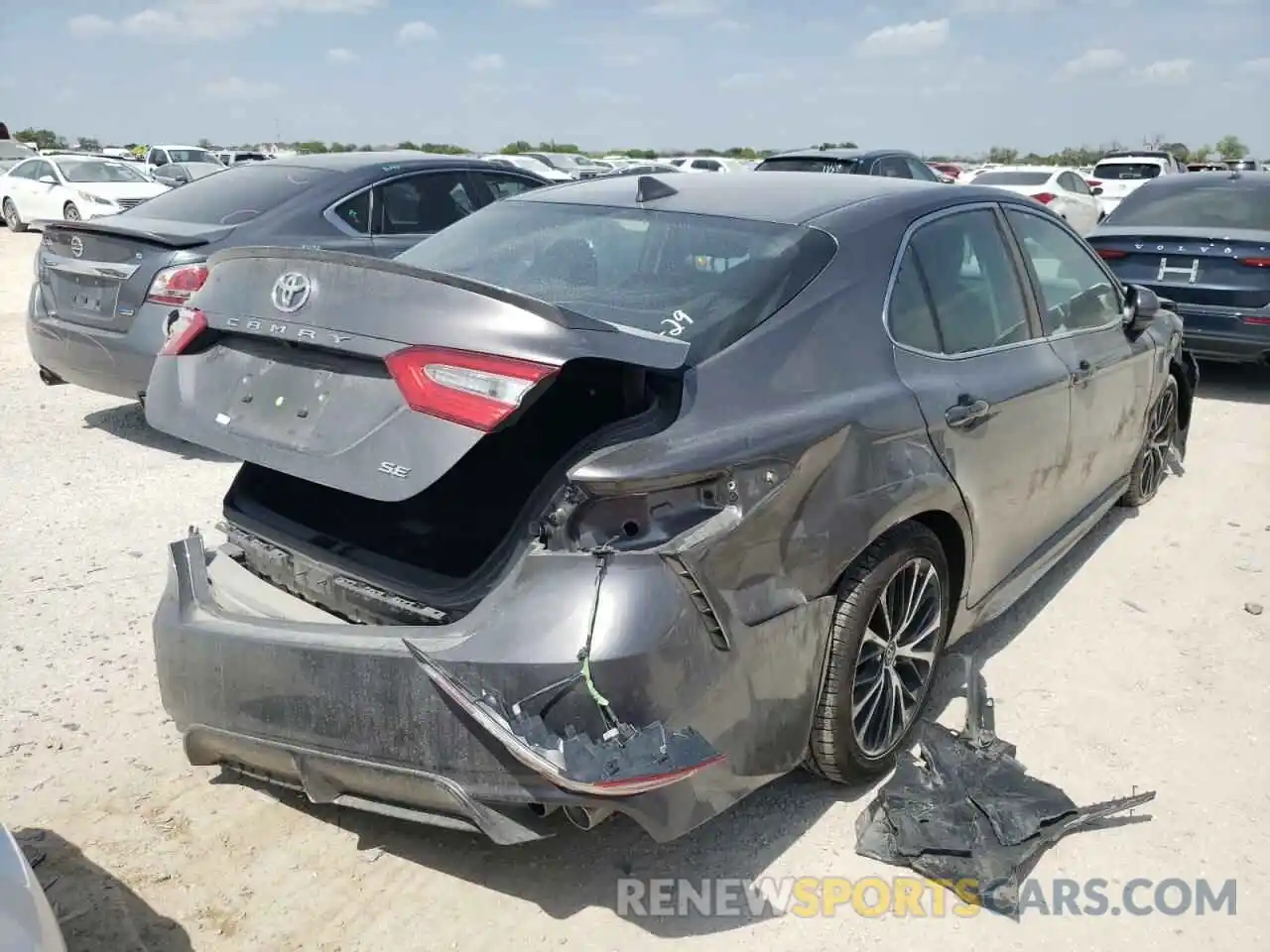 4 Photograph of a damaged car 4T1B11HK0KU736025 TOYOTA CAMRY 2019