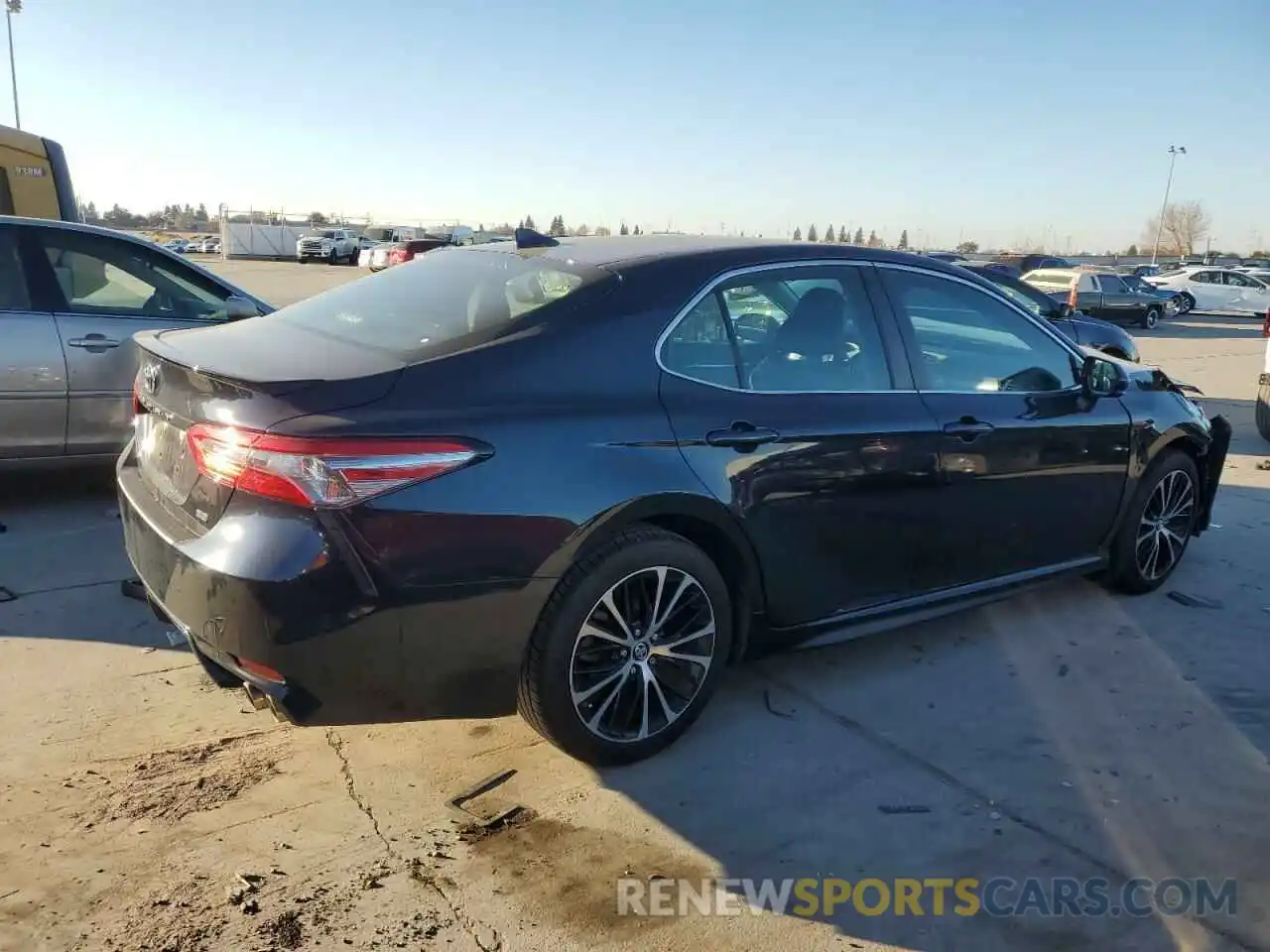 3 Photograph of a damaged car 4T1B11HK0KU736199 TOYOTA CAMRY 2019