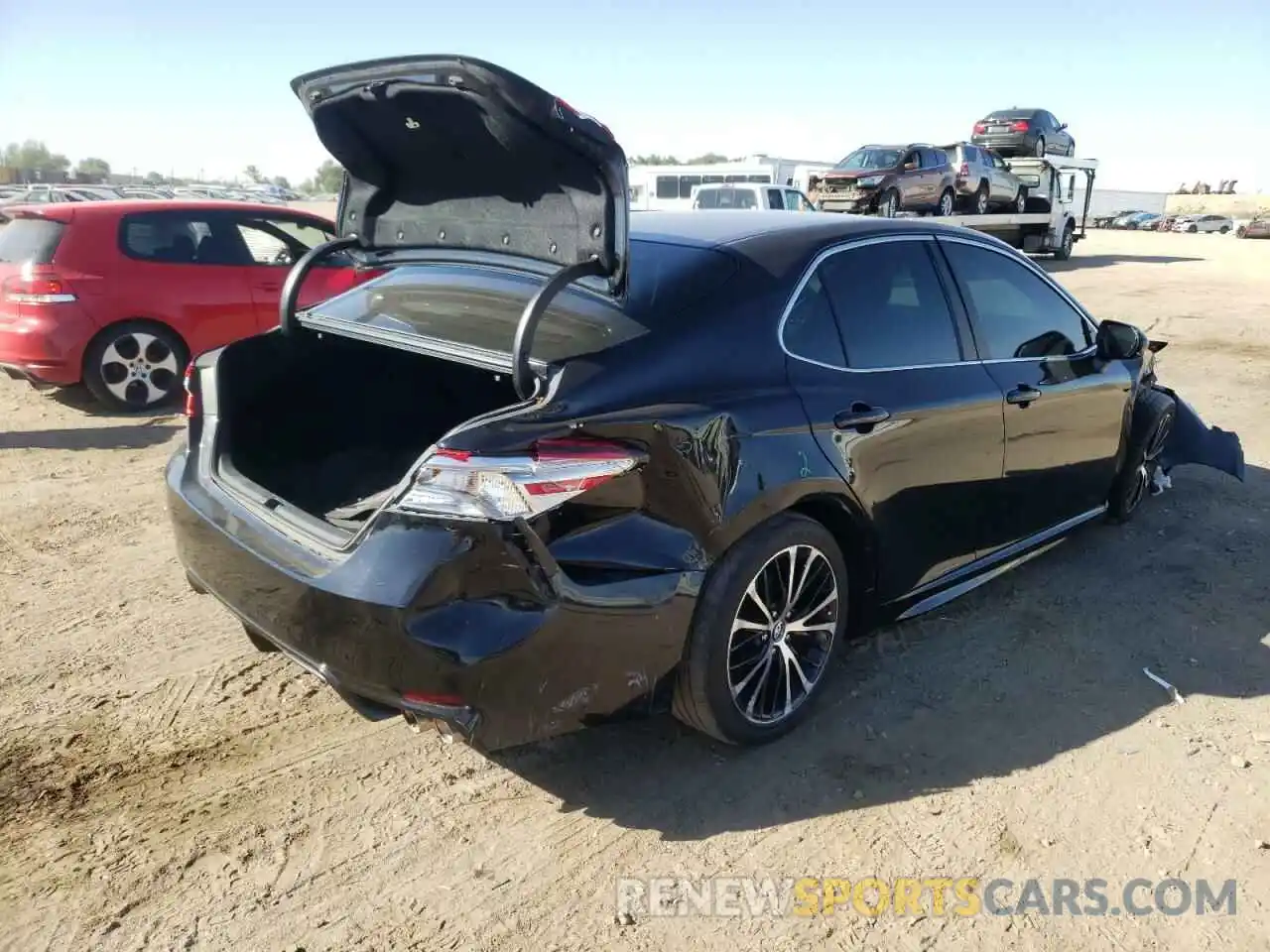 4 Photograph of a damaged car 4T1B11HK0KU737126 TOYOTA CAMRY 2019