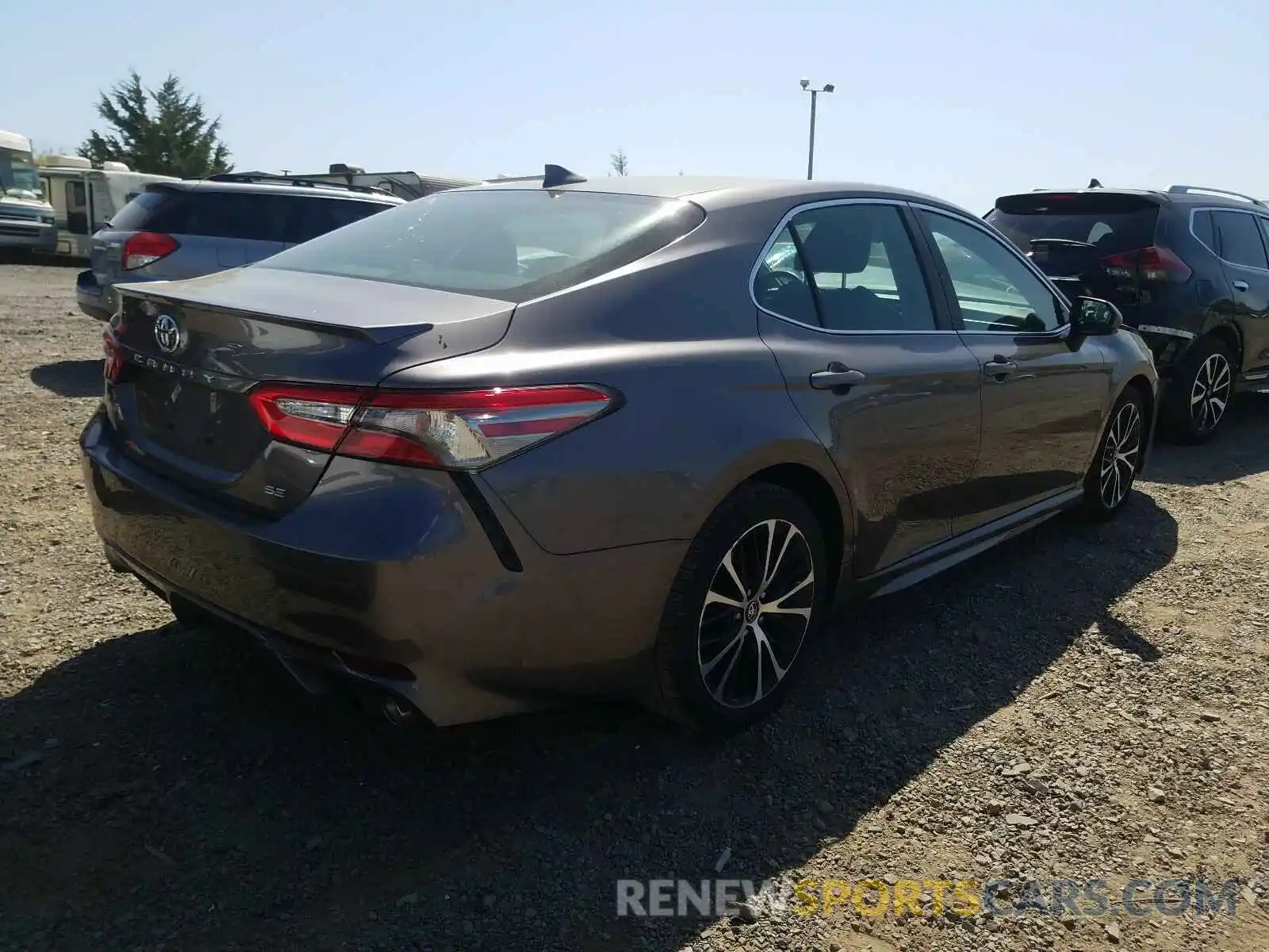 4 Photograph of a damaged car 4T1B11HK0KU739104 TOYOTA CAMRY 2019