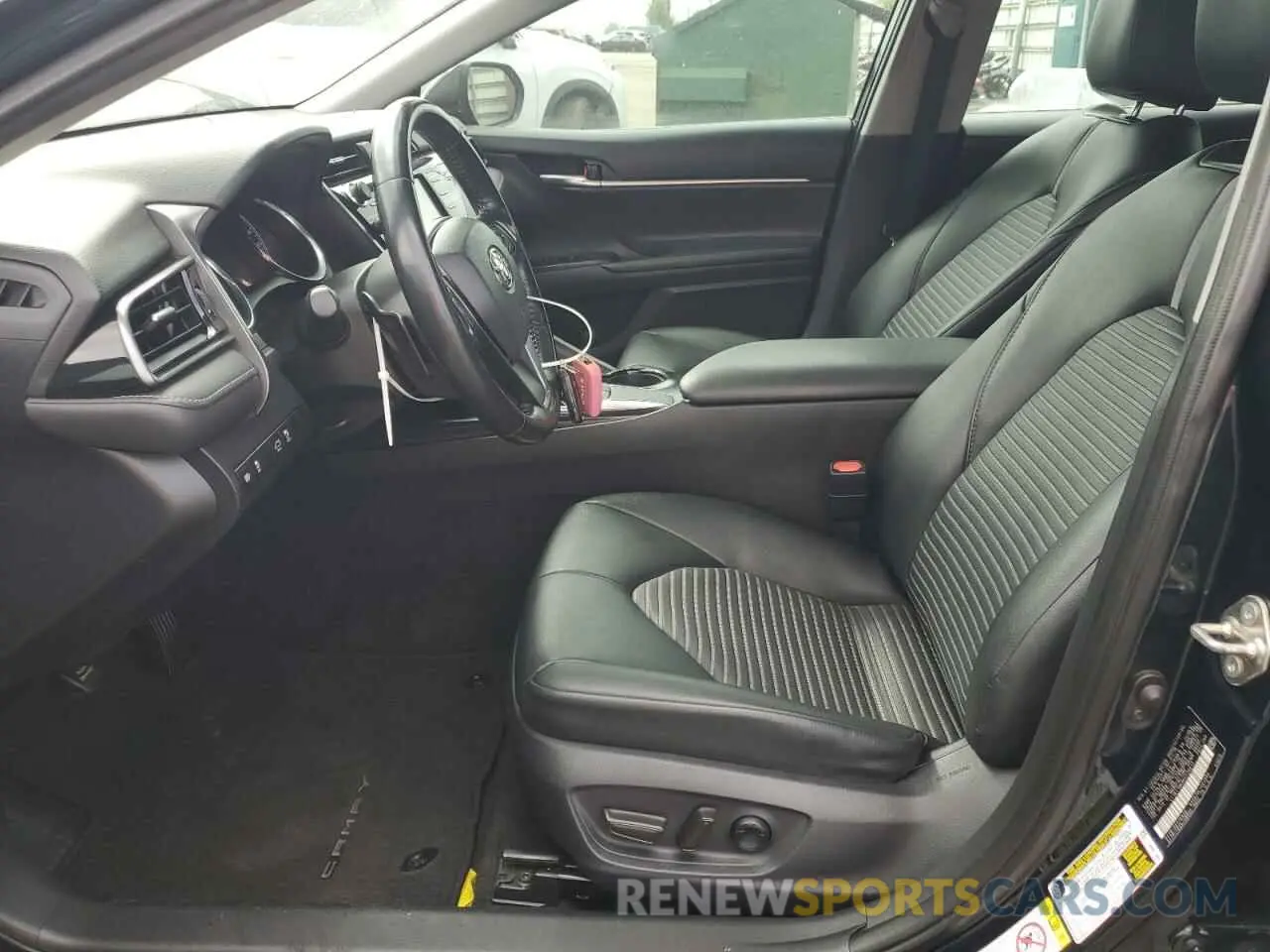 7 Photograph of a damaged car 4T1B11HK0KU739913 TOYOTA CAMRY 2019