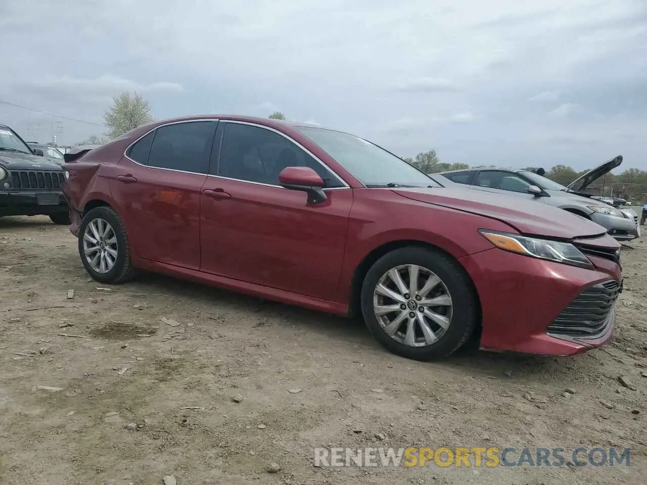 4 Photograph of a damaged car 4T1B11HK0KU740365 TOYOTA CAMRY 2019